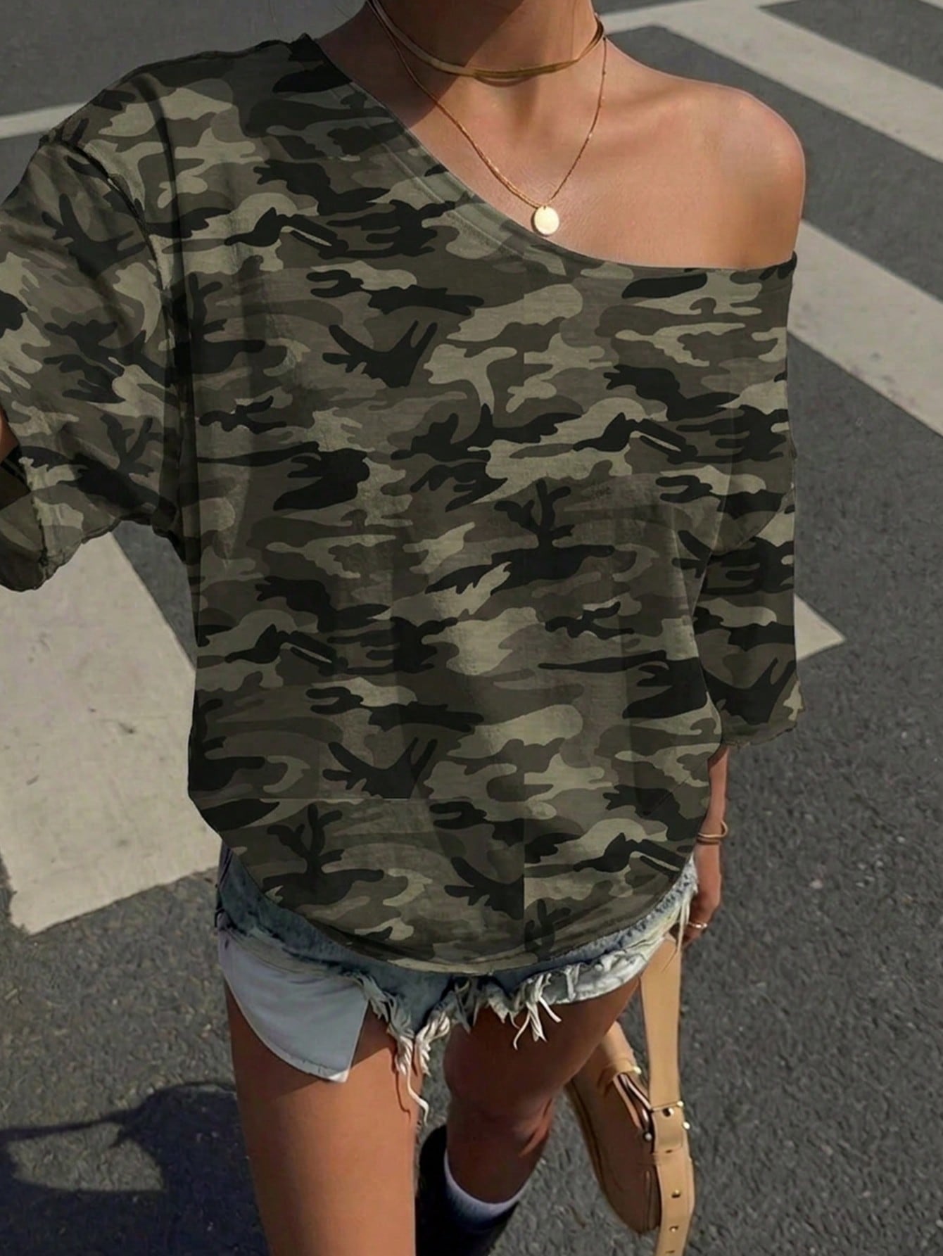 Muchica Women's Plus Size Asymmetrical Shoulder Casual Loose Camouflage T-Shirt