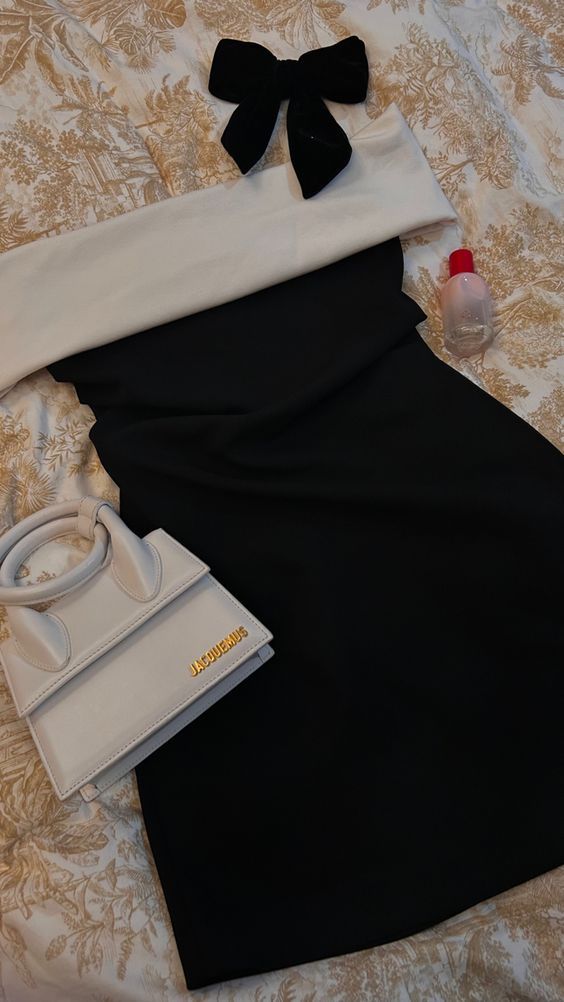 Off The Shoulder Bodycon Homecoming Dress Black Cocktail Dress,AST1914