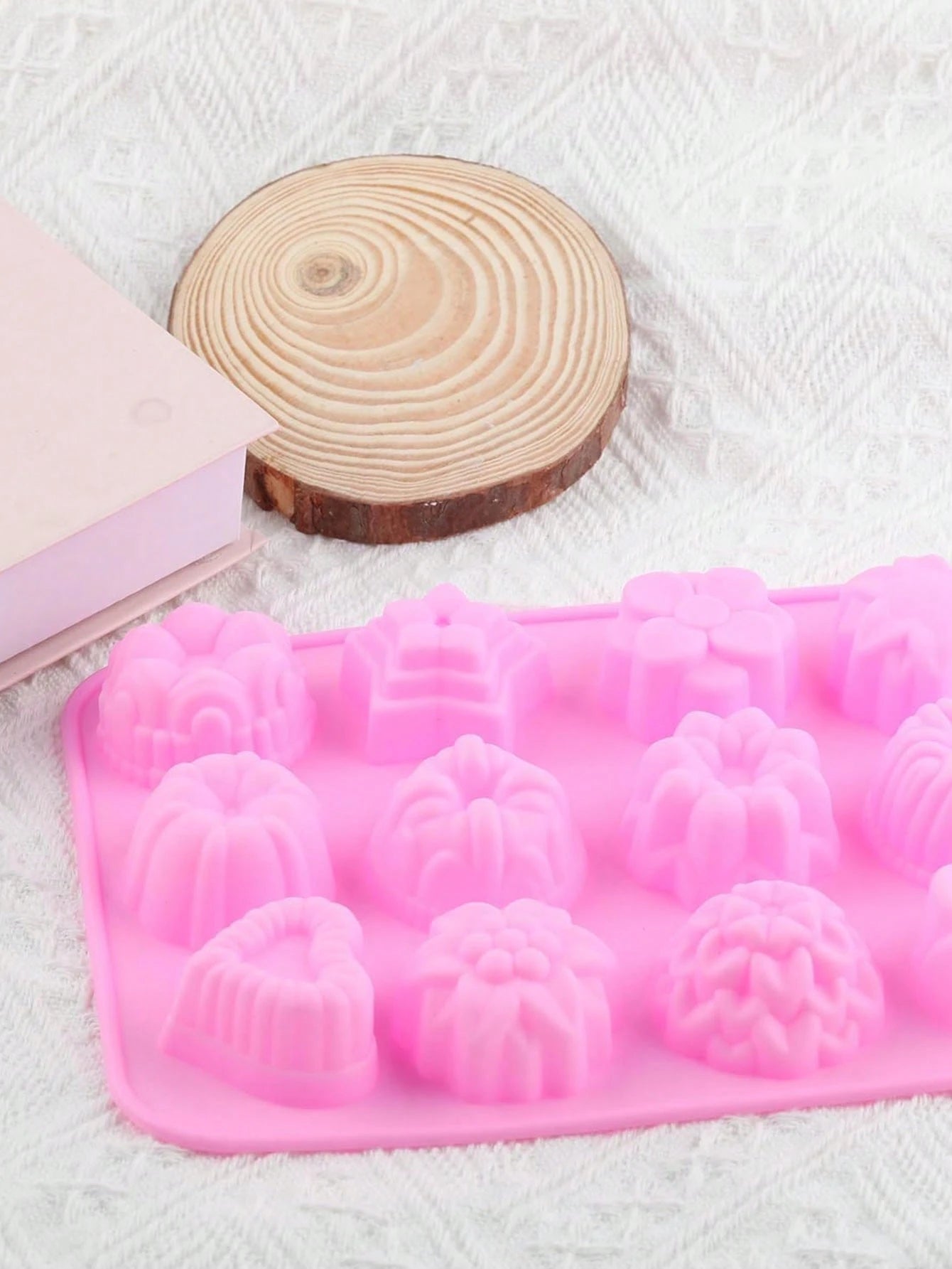 1/4pcs Flower Bowknot Handmade Soap Silicone Mold, Rose, Daisy, Multiple Small Flowers, Butterfly, Green Leaf, Bow Tie Fresh Styles, Heat Resistant Flexible Anti-Deformation, Non-Stick Easy Release, W