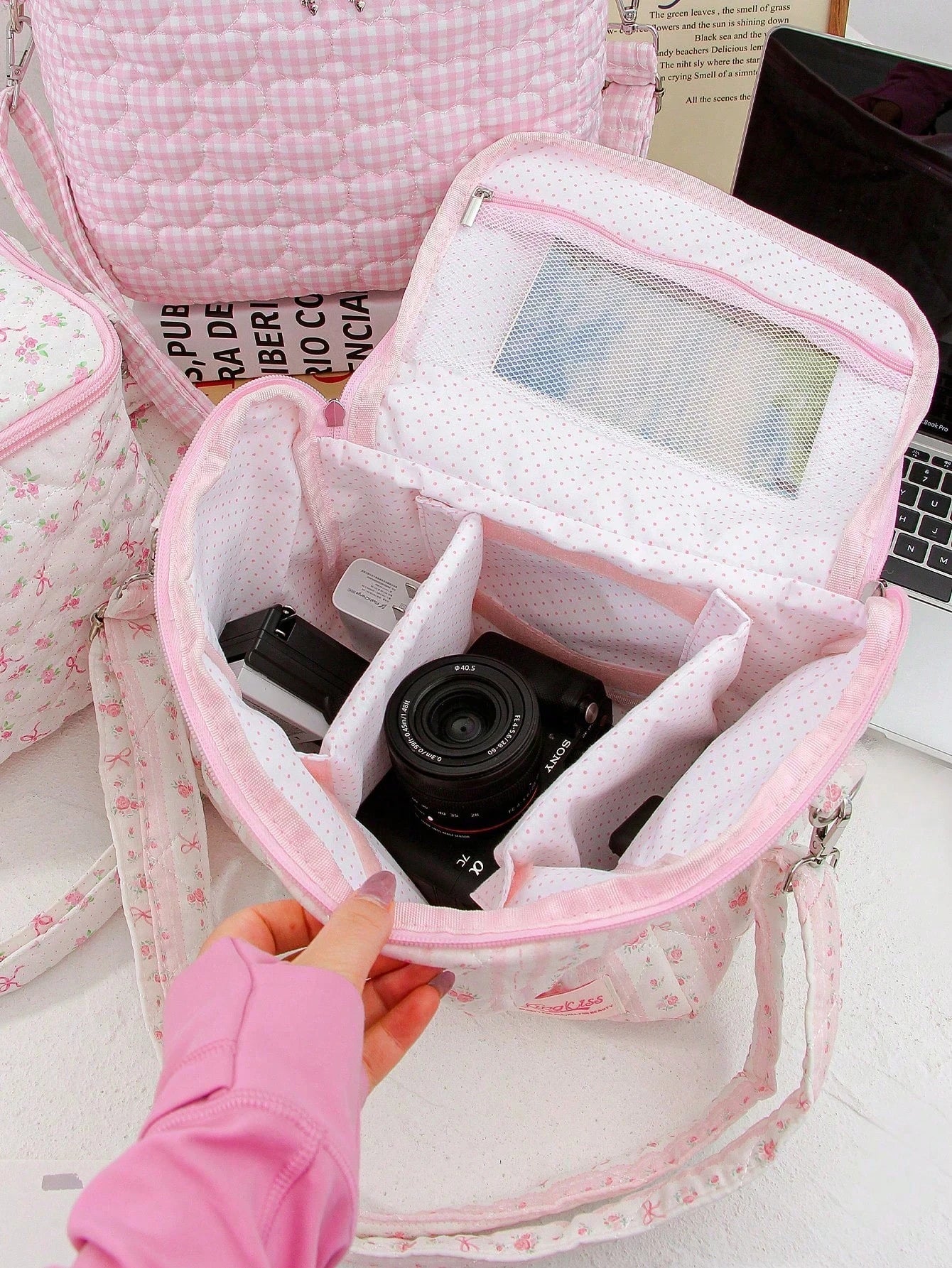 1 Piece Quilted Floral Camera Bag Digital Camera Bag Travel Camera Prot Anti-Shock Digital Camera Case Compatible Protector Travel Camera Lens Carry Case Professional DSLR/SLR/Mirrorless Camera Case W