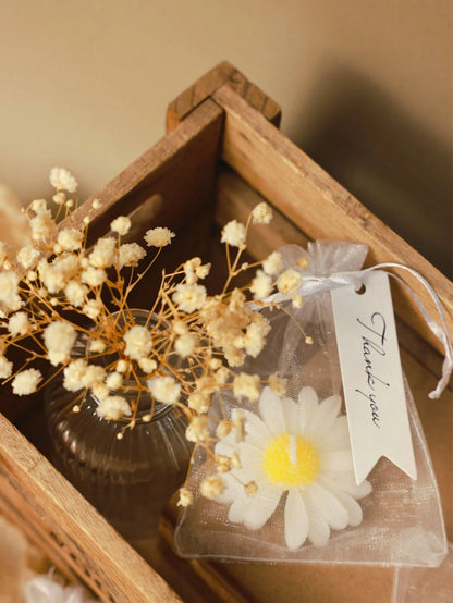 12/24/36pcs Daisy Shaped Candle Set, Wedding Favor Basket, Bridal Shower Decoration, Scented Soy Wax, Suitable For Home Fragrance, Minimalist Floral Tabletop Decor, Creative Gift, Holiday Gift Deliver