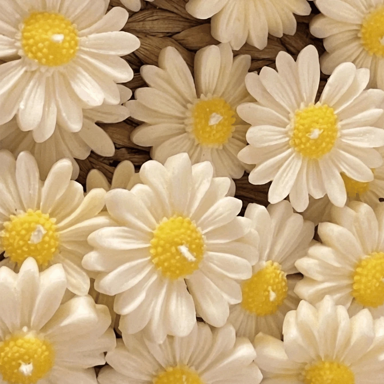 12/24/36pcs Daisy Shaped Candle Set, Wedding Favor Basket, Bridal Shower Decoration, Scented Soy Wax, Suitable For Home Fragrance, Minimalist Floral Tabletop Decor, Creative Gift, Holiday Gift Deliver