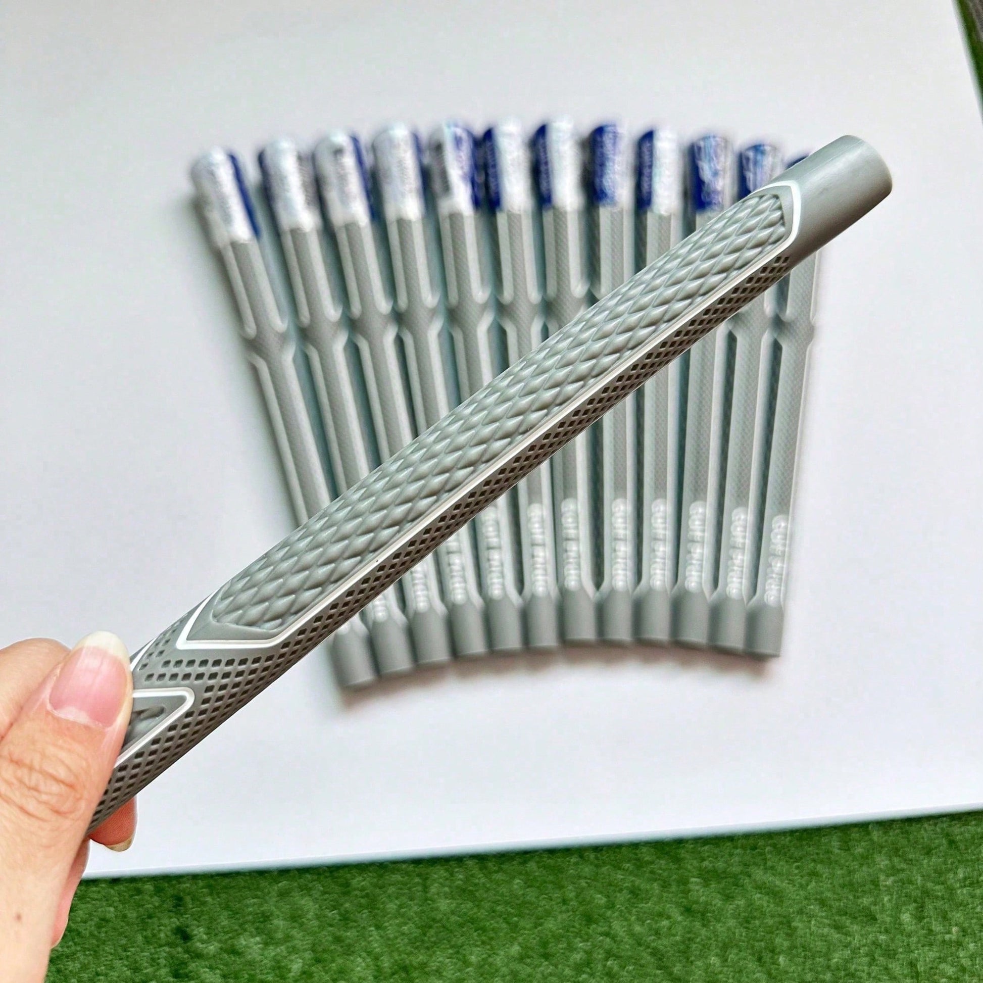 13-Piece Pack Of Rubber Grips For Golf Clubs, Including Iron And Wood Clubs, For Non-Slip, Wear-Resistant, And Universal Use.