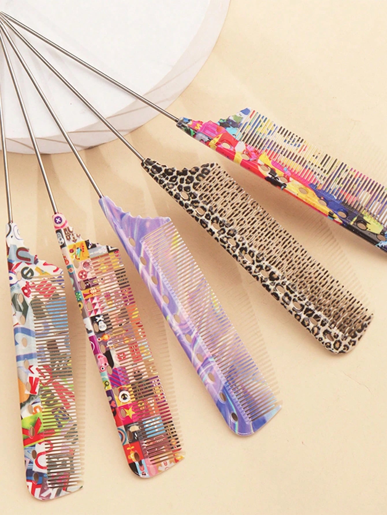 15 Patterns Colorful Anti-Static Tail Comb- Suitable For Professional Hairstyling And Home Use, Durable And Fashionable, Leopard Print/Fluorescent/Floral Patterns Available