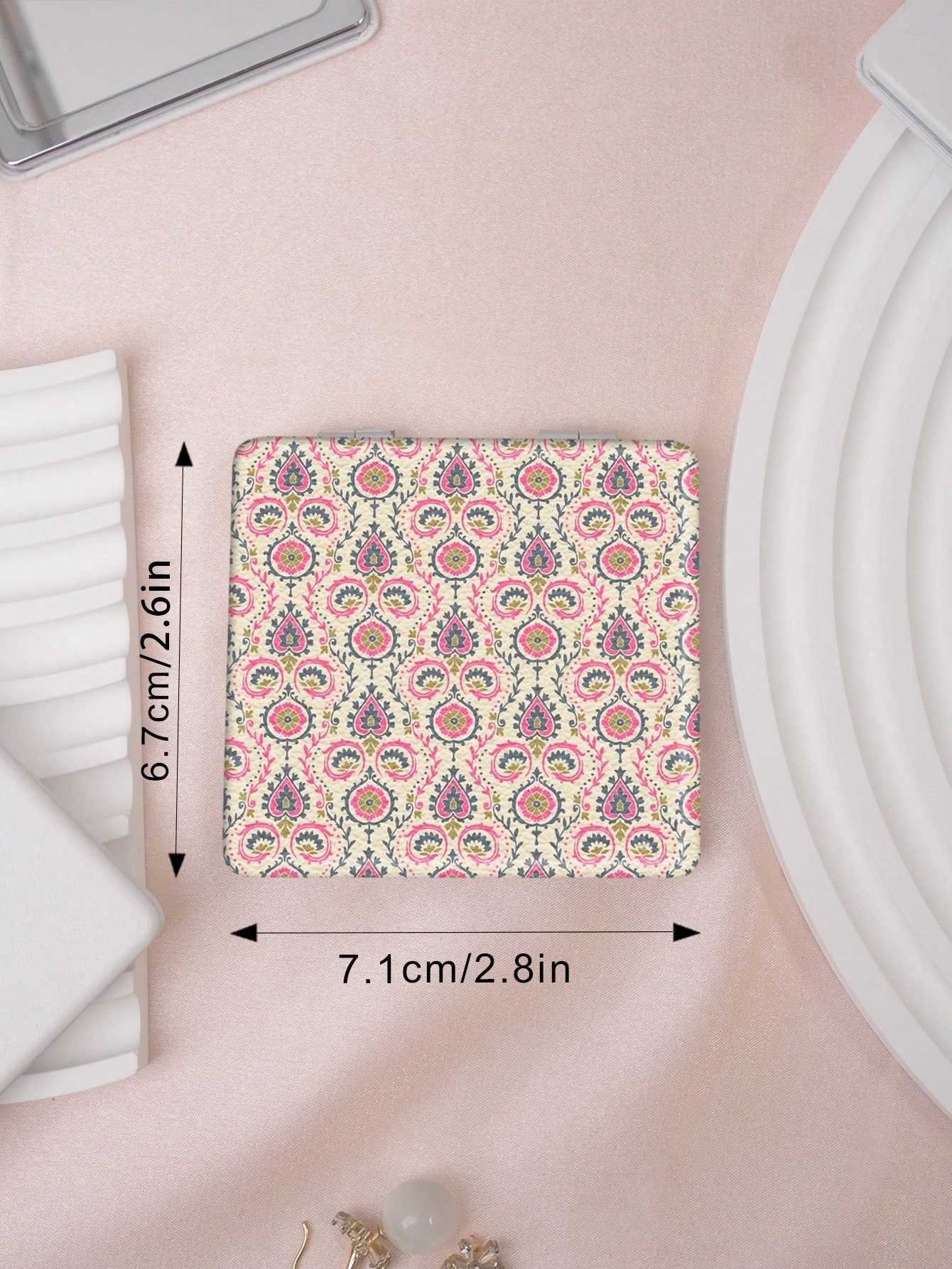 1PC Art Decorative Series Portable Folding Makeup Mirror, Lightweight Ultra-Thin Convenient Durable PU Leather, Suitable For Various Occasions Travel Party Work School, Fit For All Ages