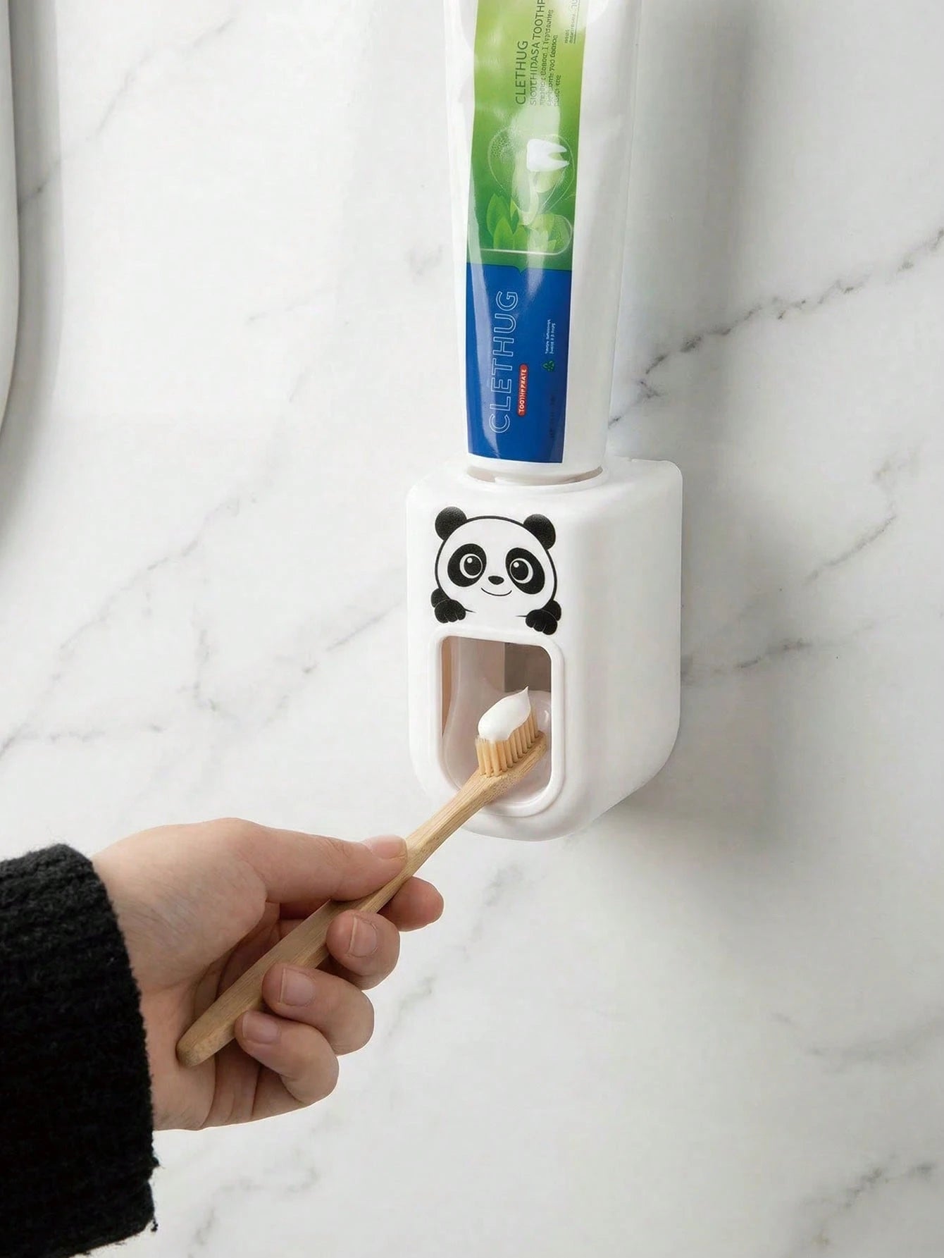 1pc Automatic Cartoon Toothpaste Squeezer Wall-Mounted Bathroom Accessories Waterproof Squeezer Toothbrush Holder Bathroom Tools