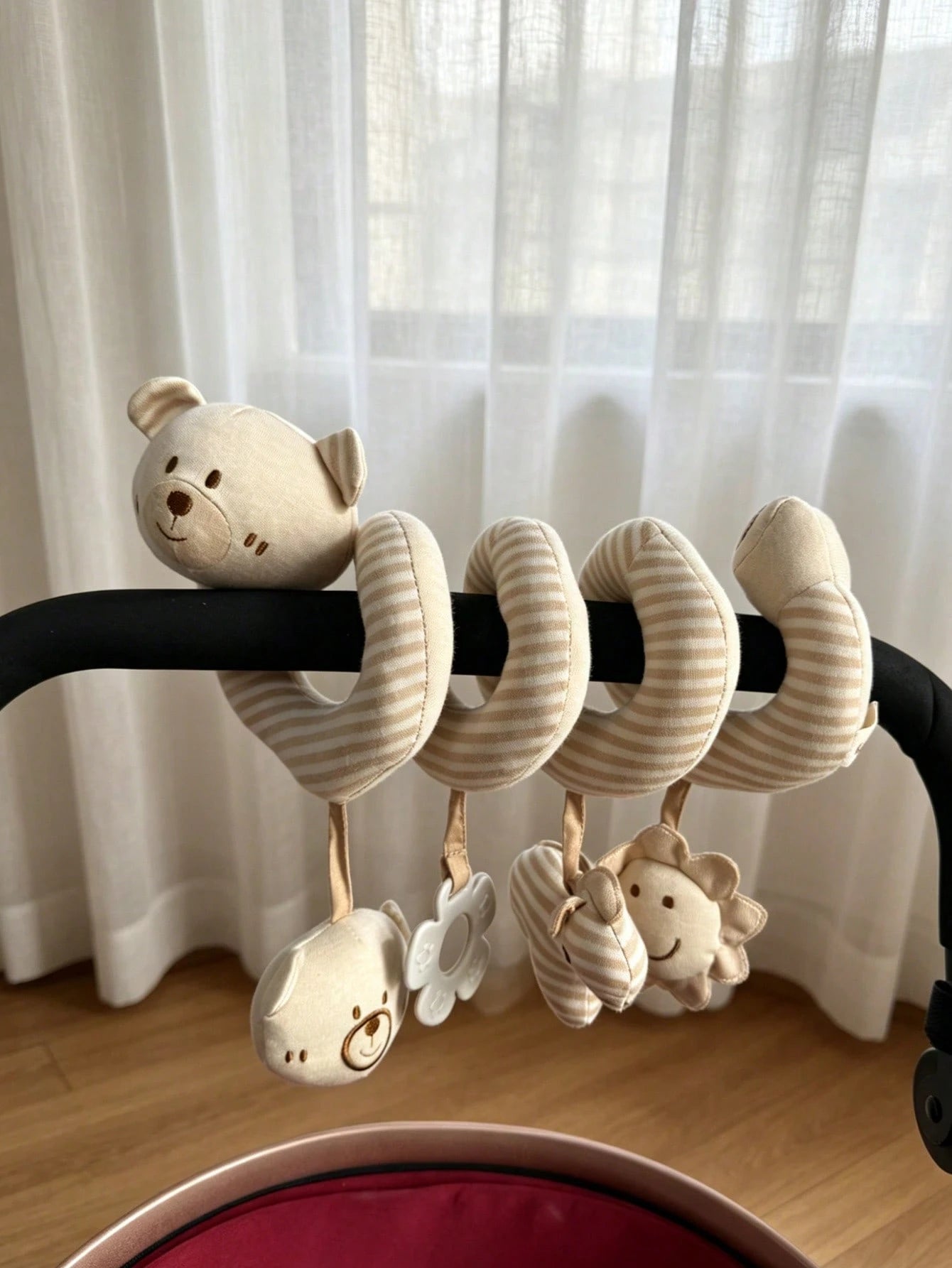 1pc Baby Stroller Spiral Hanging Plush Doll, Infant Comforter Rattle Teether Stroller Accessory With Rattle And BB Sound, Helps Develop Baby's Grasping Ability, Newborn Gift, Sensory Toy