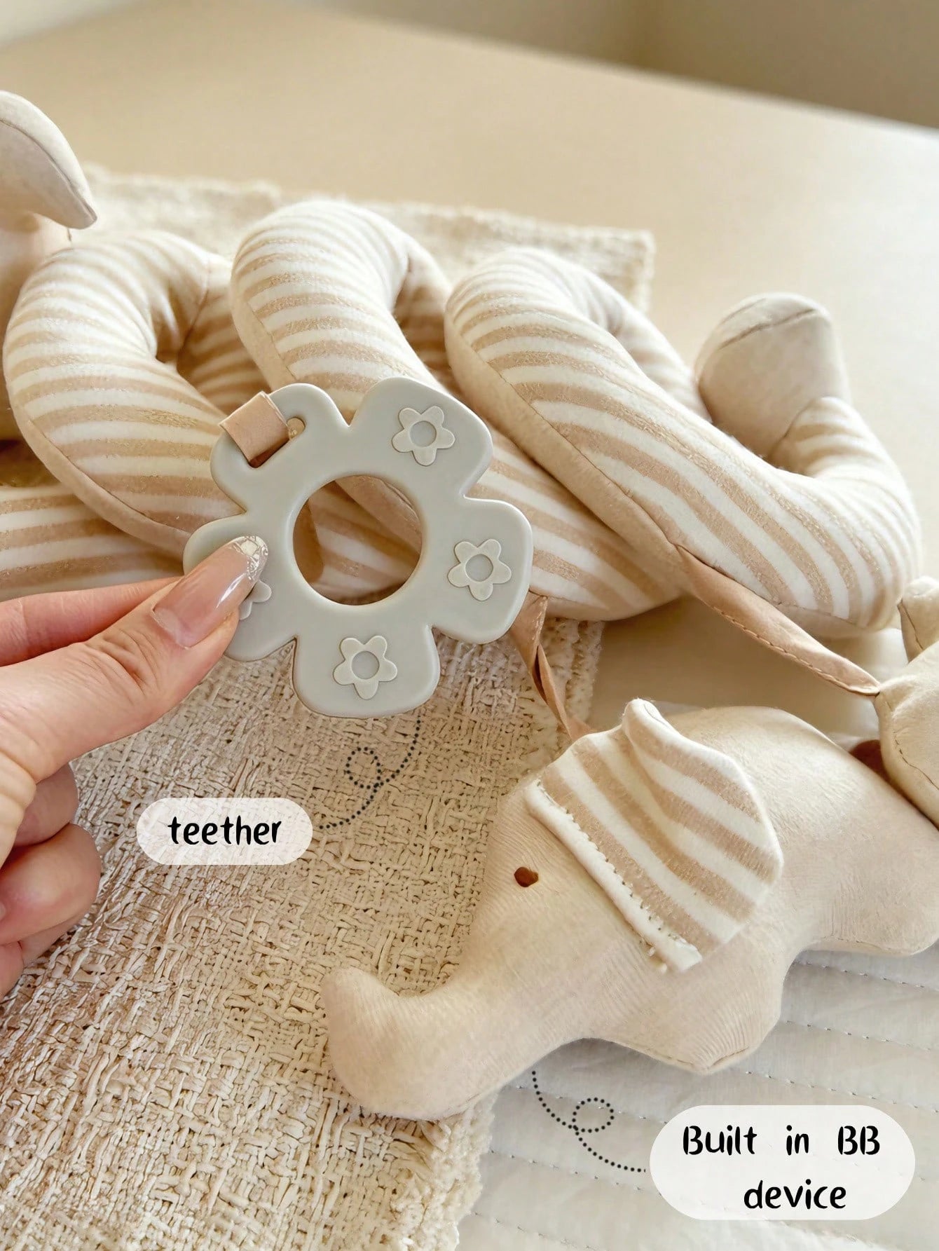 1pc Baby Stroller Spiral Hanging Plush Doll, Infant Comforter Rattle Teether Stroller Accessory With Rattle And BB Sound, Helps Develop Baby's Grasping Ability, Newborn Gift, Sensory Toy