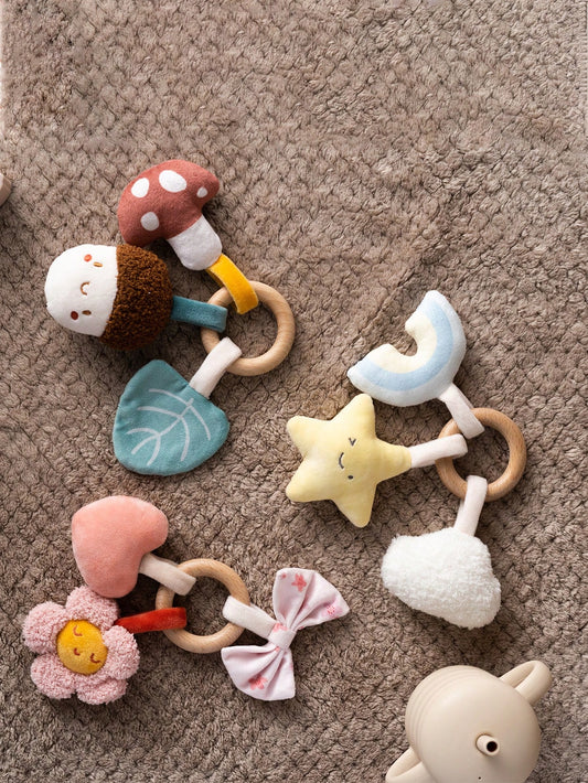 1pc Baby Wooden Ring Rattle Plush Soft Teether Toy, Cute Cartoon Acorn Star Flower Design Sensory Toy, Suitable For Newborns & Infants, Essential Travel Gift