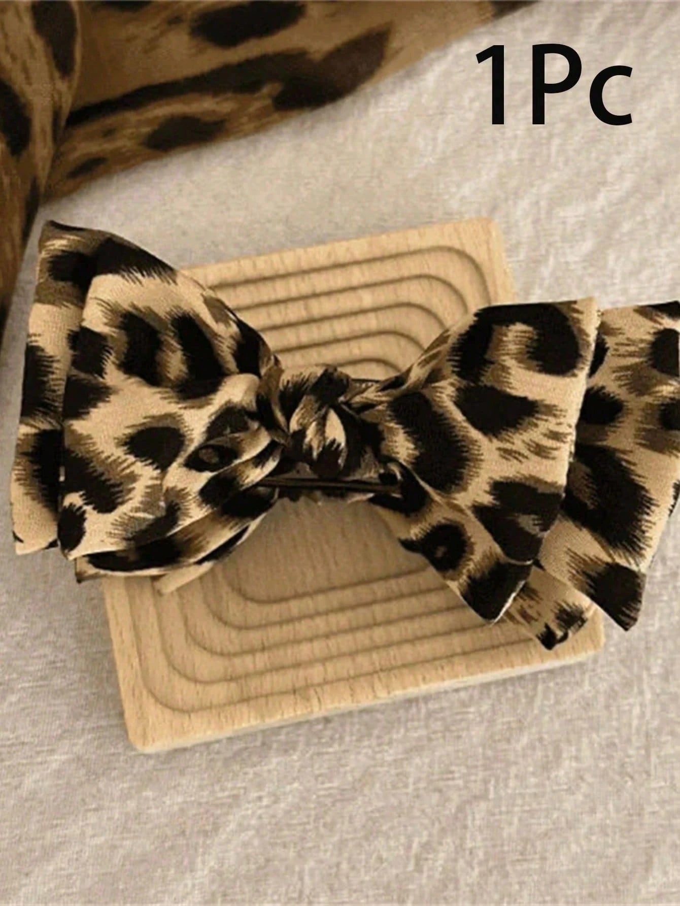 1pc Leopard Print Bow Hair Clip, Suitable For Daily Wear, Practical And Easy To Use, Exquisite Design, Can Fix Ponytail Hairstyle. New Fashion High Top Ponytail Hair Clip, Suitable For High-End Occasi