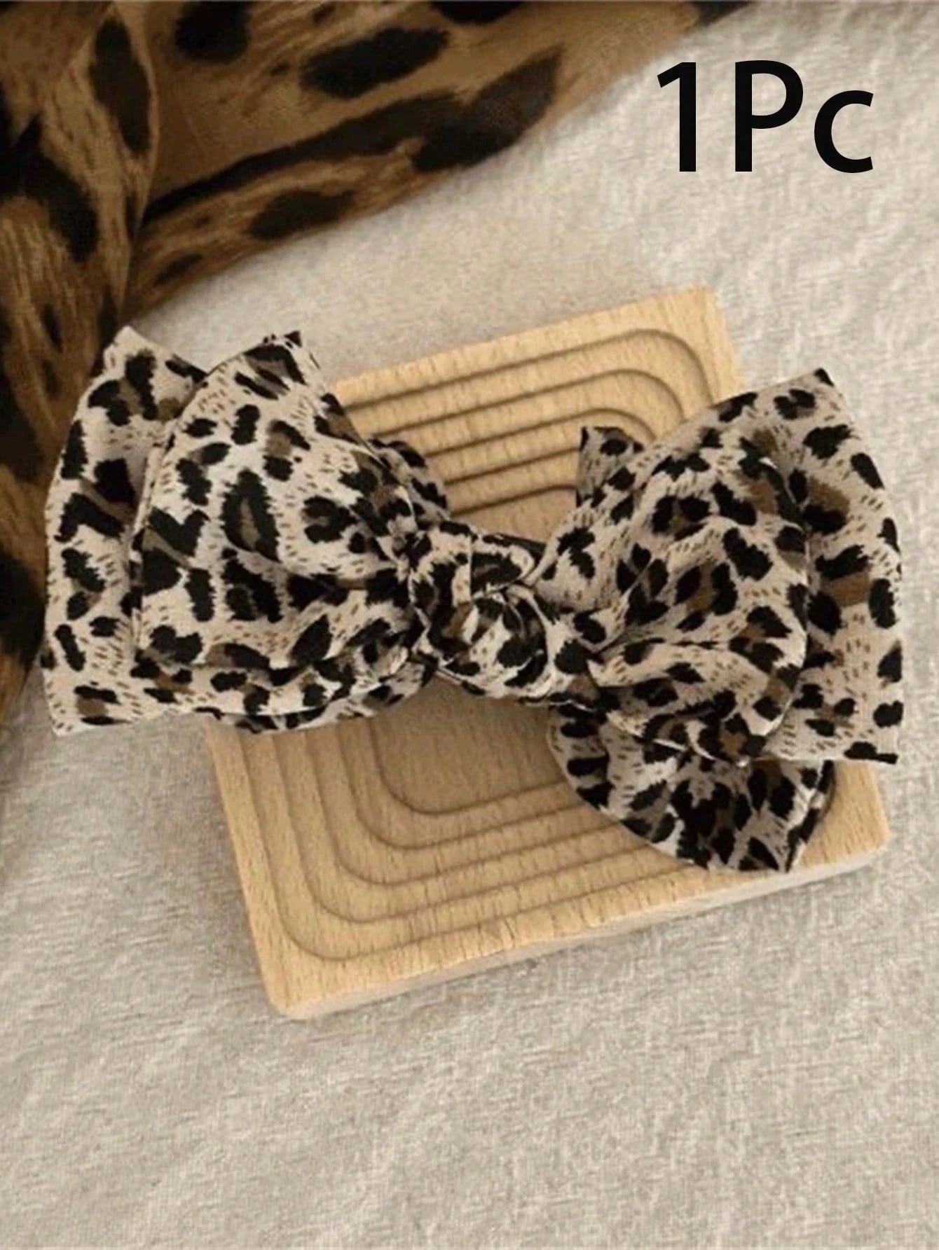 1pc Leopard Print Bow Hair Clip, Suitable For Daily Wear, Practical And Easy To Use, Exquisite Design, Can Fix Ponytail Hairstyle. New Fashion High Top Ponytail Hair Clip, Suitable For High-End Occasi