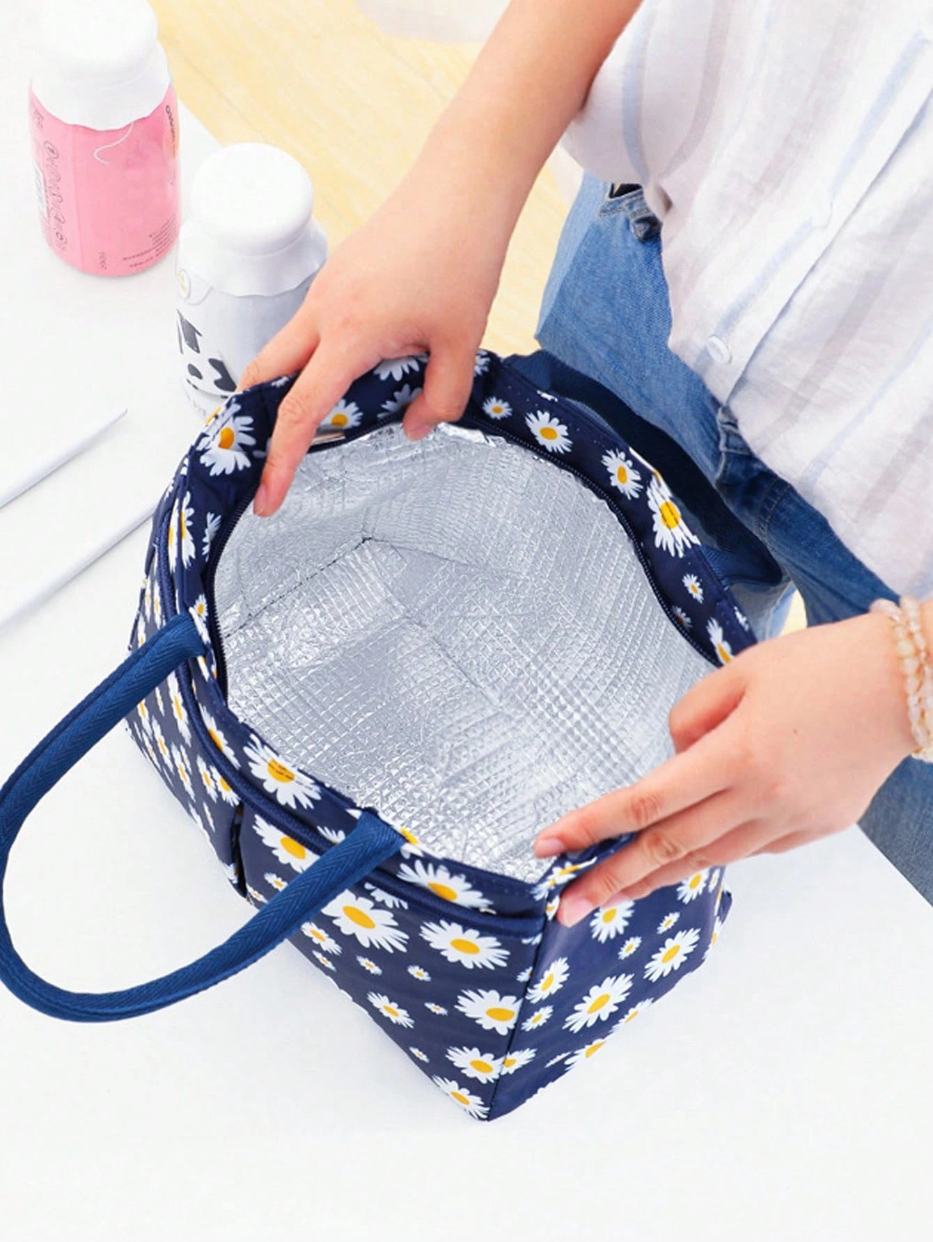 1pc New Summer Fresh Japanese Daisy Tote Bag, Cute Cherry Print Lunch Box Bag, Multipurpose Insulated Cooler Bag, Fashionable Bento Bag For School Or Work, Gift For Friends Back To School Supplies Sch