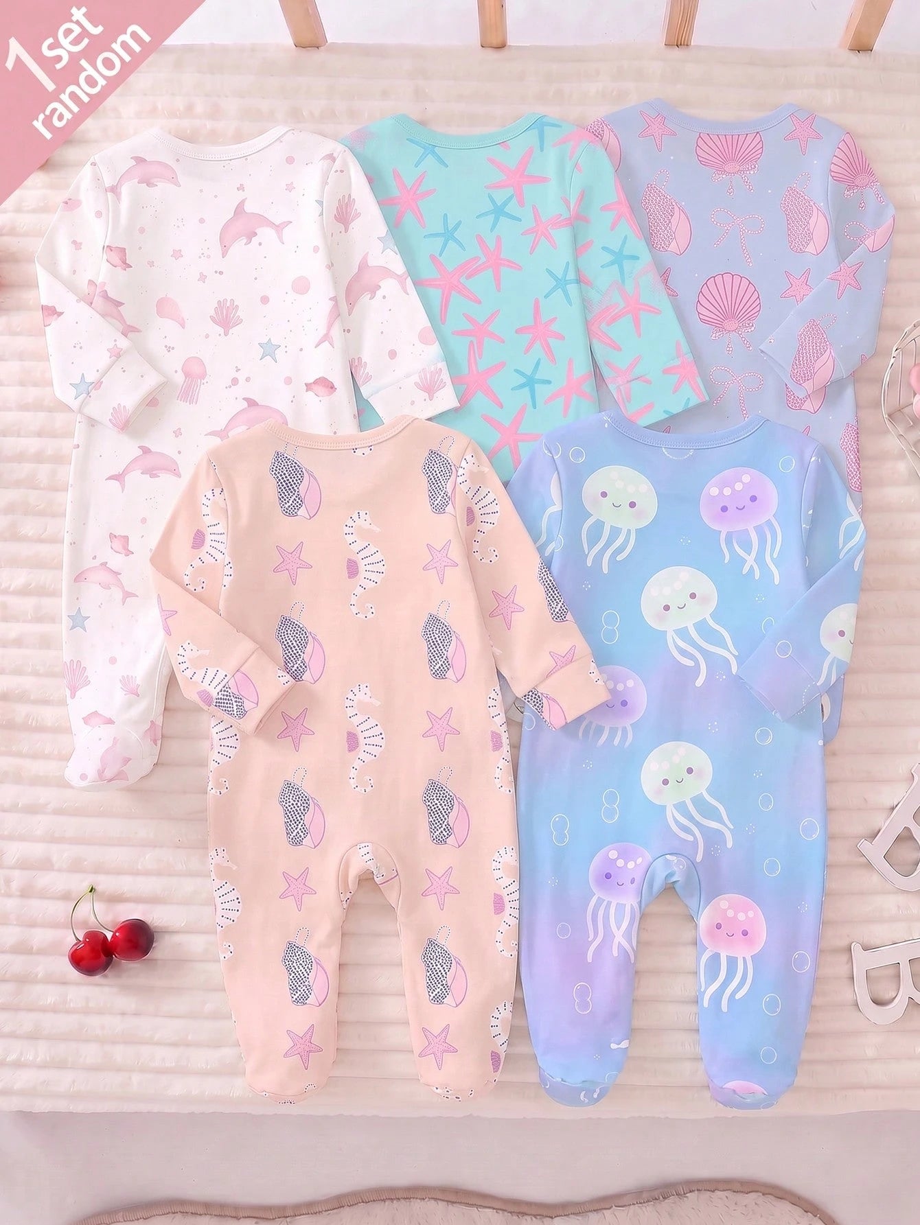 [1pc Randomly Sent]Newborn Long Sleeve Footed Romper, Fresh Ocean Jellyfish & Seahorse Print, Sweet & Cute Style, Soft Skin-Friendly Comfortable Fabric, Baby Home Sleep, Daily Outing Wear, Crawl