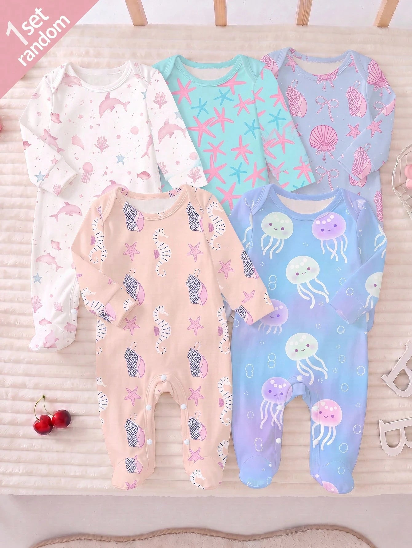 [1pc Randomly Sent]Newborn Long Sleeve Footed Romper, Fresh Ocean Jellyfish & Seahorse Print, Sweet & Cute Style, Soft Skin-Friendly Comfortable Fabric, Baby Home Sleep, Daily Outing Wear, Crawl