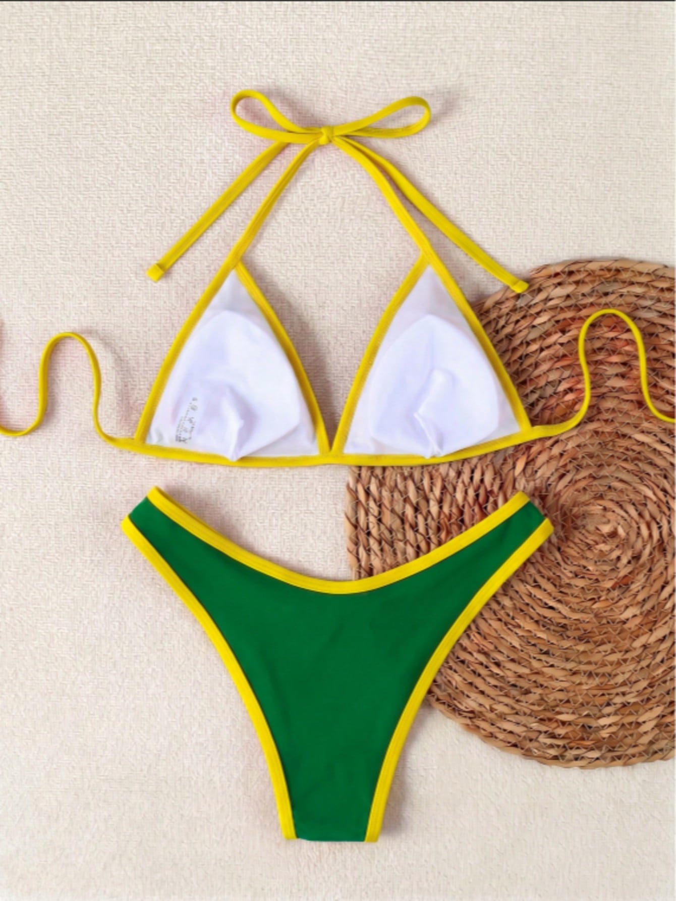 2026 Summer New Women's Fashion Yellow And Green Contrast Trim Backless Triangle Cup Bikini Set, Romantic And Unique Design, Perfect For Spring Vacation, Travel, Daily Outings, Beach Holiday And Beach