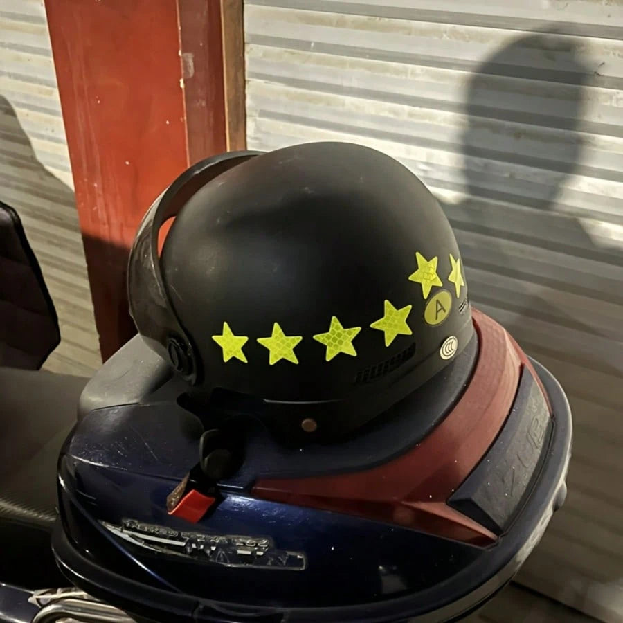 24pcs Personalized Creative Warning Reflective Film Decorative Stickers, Star Pattern Reflective Stickers, Waterproof Easy To Apply Durable Suitable For Motorcycle Helmets, Bicycles, Car Bumpers, Star