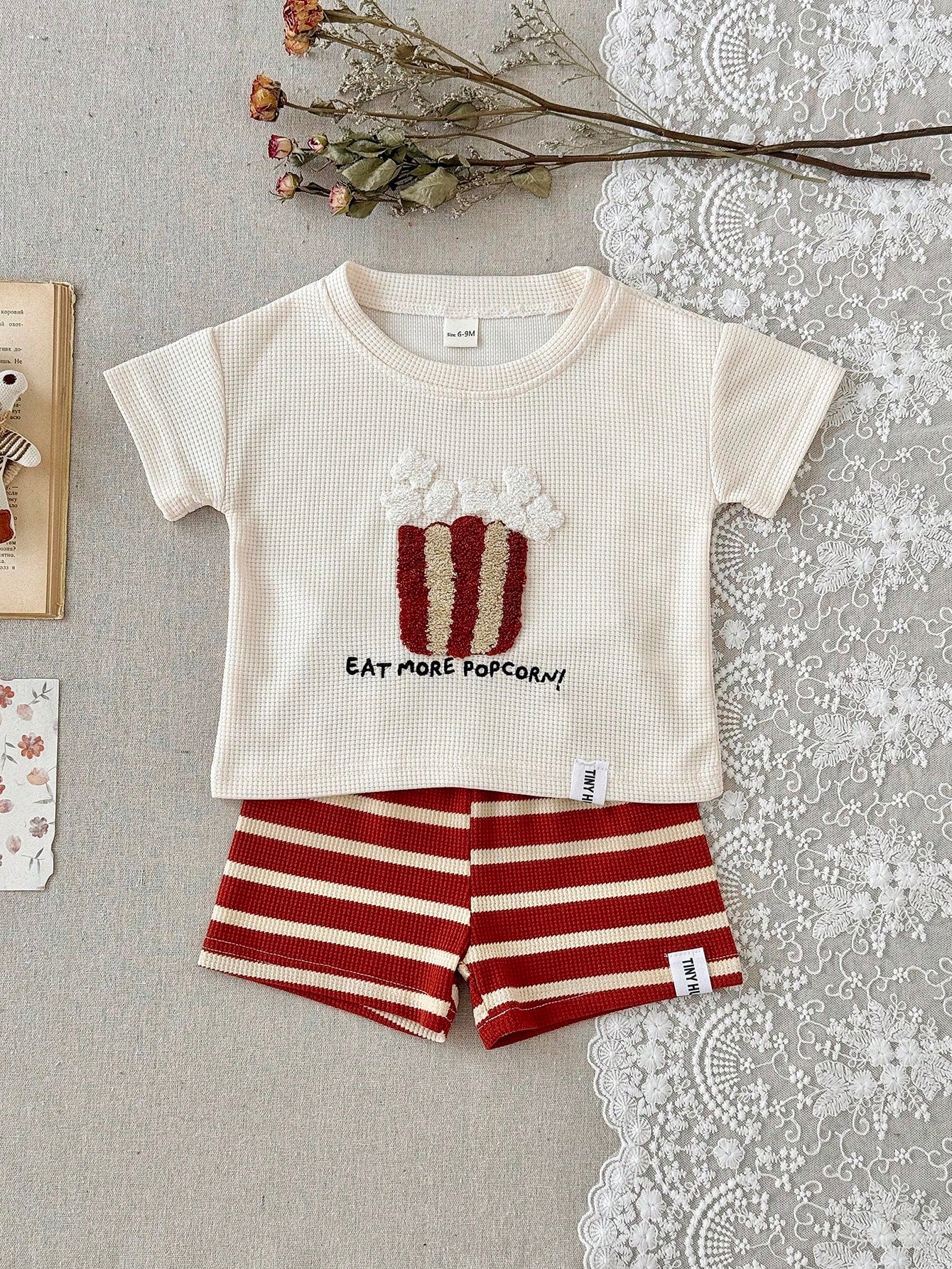 2pcs/Set Baby Boy Cake Embroidery Waffle Knit Short Sleeve T-Shirt + Striped Shorts, Spring/Summer