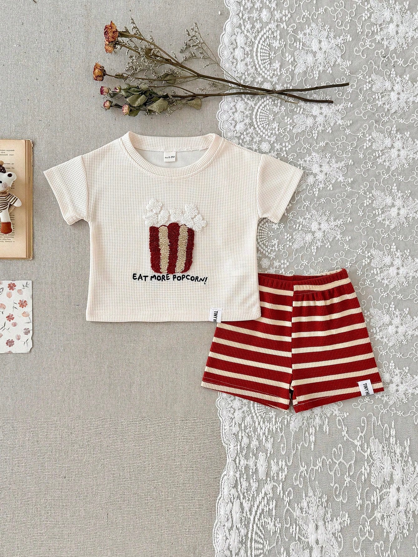 2pcs/Set Baby Boy Cake Embroidery Waffle Knit Short Sleeve T-Shirt + Striped Shorts, Spring/Summer