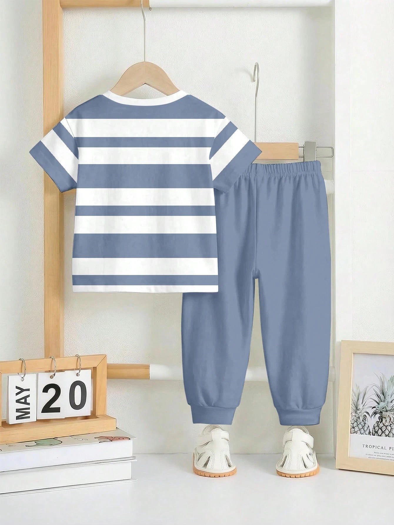 2pcs/Set Baby Boys Loose Casual Sports Outfit,Short Sleeve T-Shirt And Pants,Suitable For Spring&Summer,Classic Striped Print Cute Bear Size 6-7
