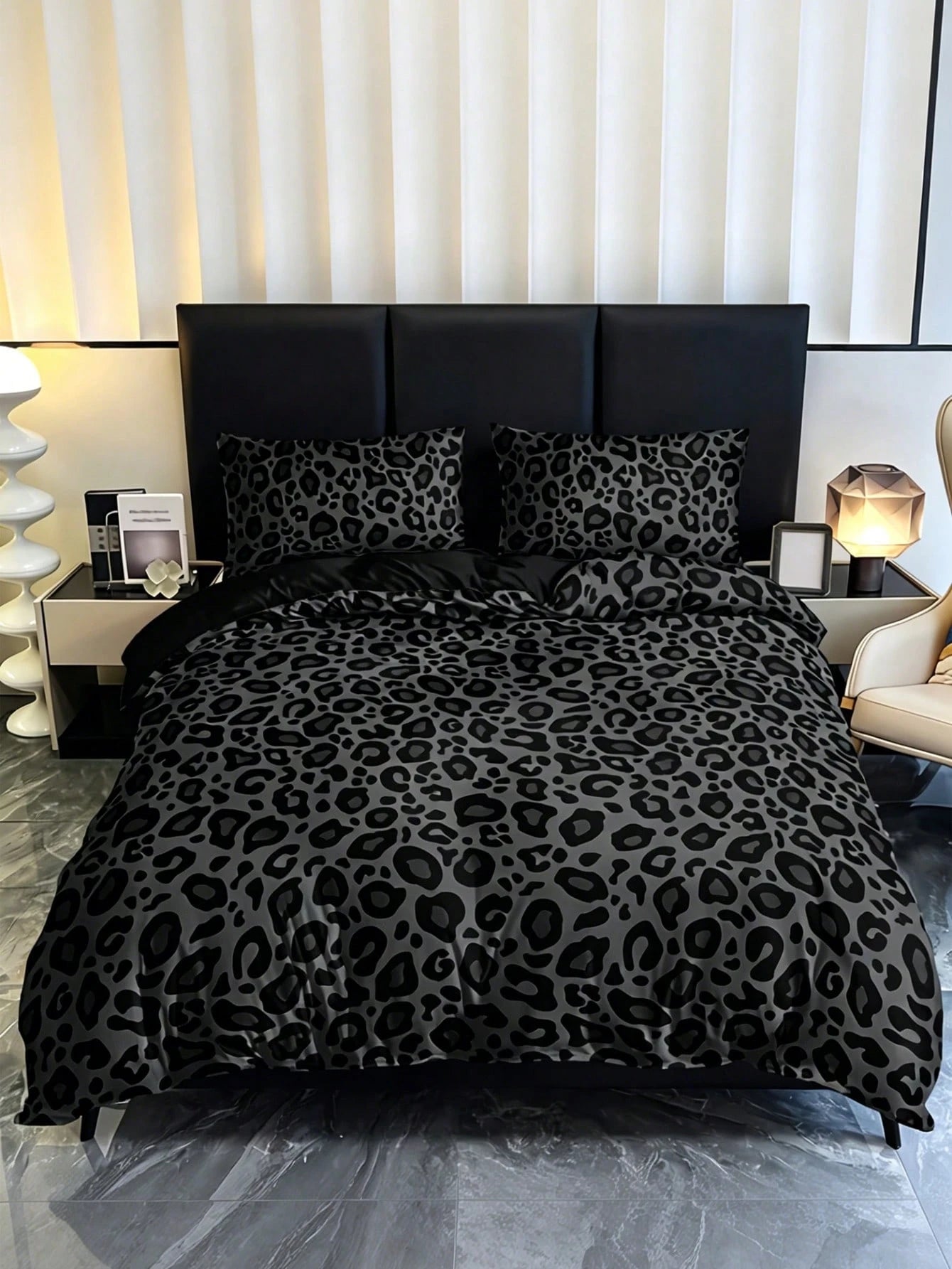 3-Piece Luxury Black Leopard Print Gothic Style Duvet Cover Set, Random Pillowcase Pattern, Duvet Cover Set (1 Duvet Cover + 2 Pillowcases, Pillow Inserts Not Included), Soft Warm Comfortable Bedding