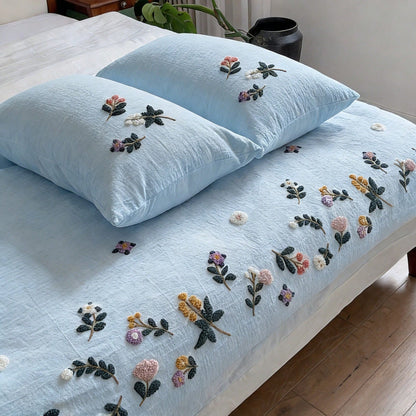 3pcs Skin-Friendly Crinkle Gauze Fabric Soft & Comfortable Light Blue Floral Embroidered Duvet Cover Set (1*Duvet Cover + 2*Pillow Shams, Excluding Filler), Suitable For Bedroom, Guest Room, Boys & Gi