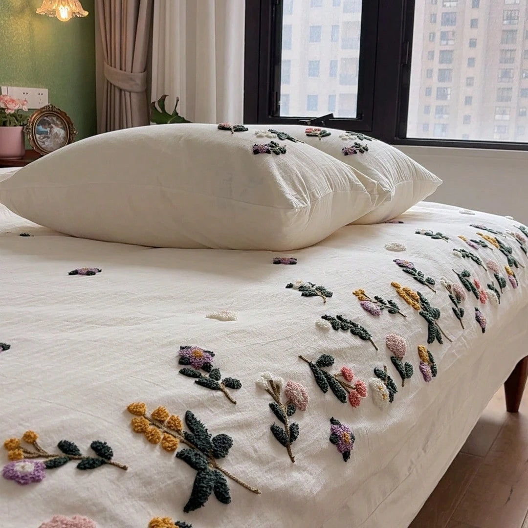 3pcs Skin-Friendly Crinkle Gauze Fabric Soft & Comfortable Light Blue Floral Embroidered Duvet Cover Set (1*Duvet Cover + 2*Pillow Shams, Excluding Filler), Suitable For Bedroom, Guest Room, Boys & Gi