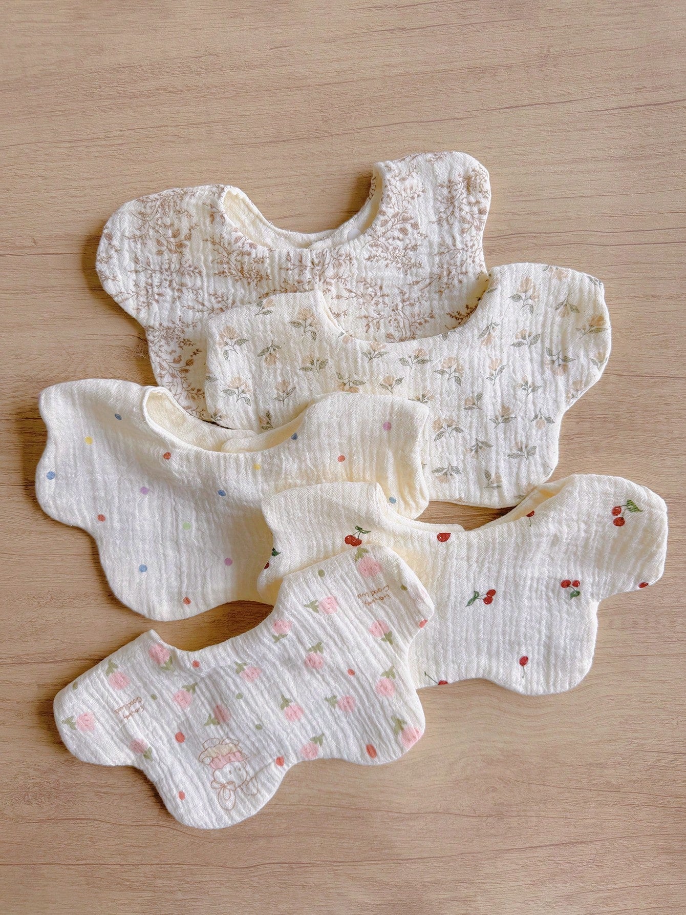 6-Layer Muslin Flower Bib, Baby Burp Cloth, Newborn Drool Bib, Anti-Spit Up Bib