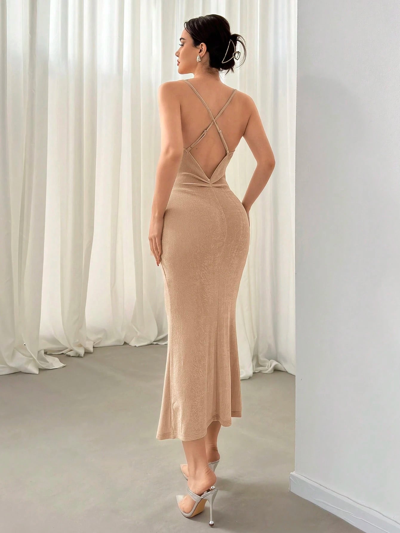Aloruh Texture-Criss Cross Backless Bodycon Dress With Bodycon Design, For Women, Elegant Party Wear