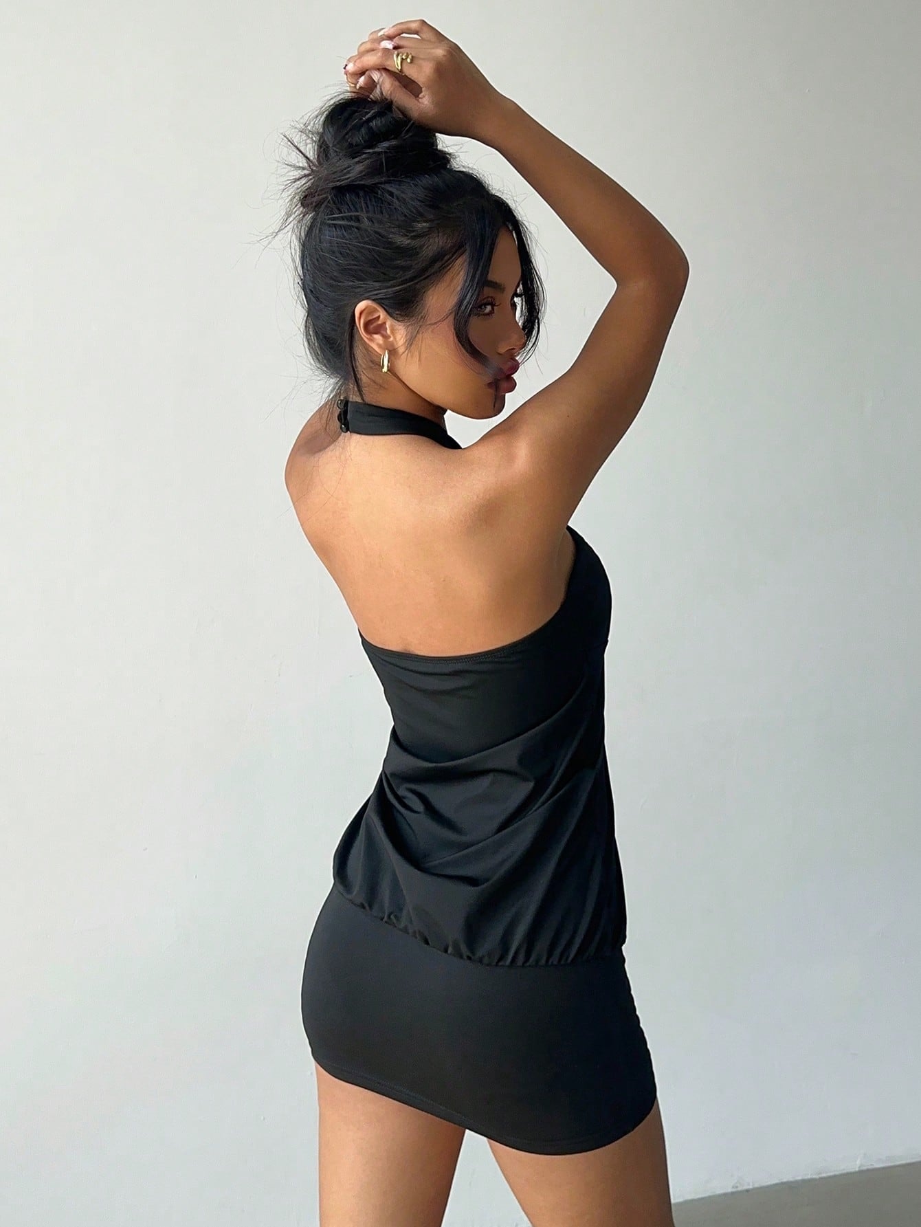 Aloruh Women's Black Y2K Sexy Bodycon Halter Mini Dress,Metal Buckle Decor Music Festival Rave Outfits,Black And Gold,Summer,Chic,Elegant,Party Club Night