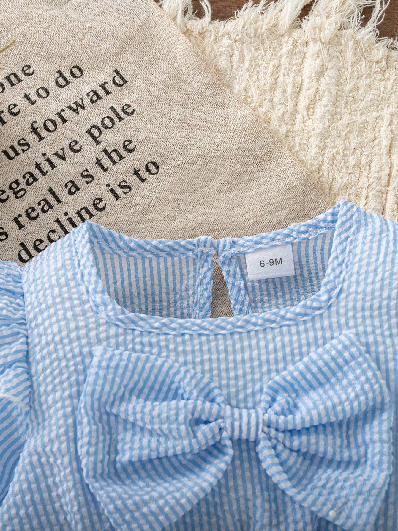 Autumn/Winter Baby Girl Striped Bodysuit With Large Bow Flutter Sleeves, Versatile Outing Outfit For Infants And Toddlers, Comes With Sun Hat, Newborn Spring/Autumn Holiday Gift