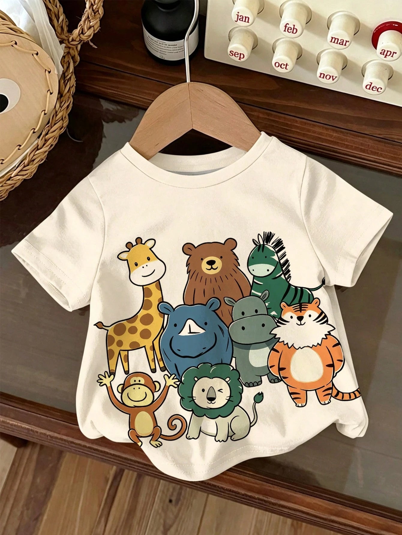 Baby Boy Casual Minimalist Hand-Drawn Animal Print Top Suitable For Spring And Summer