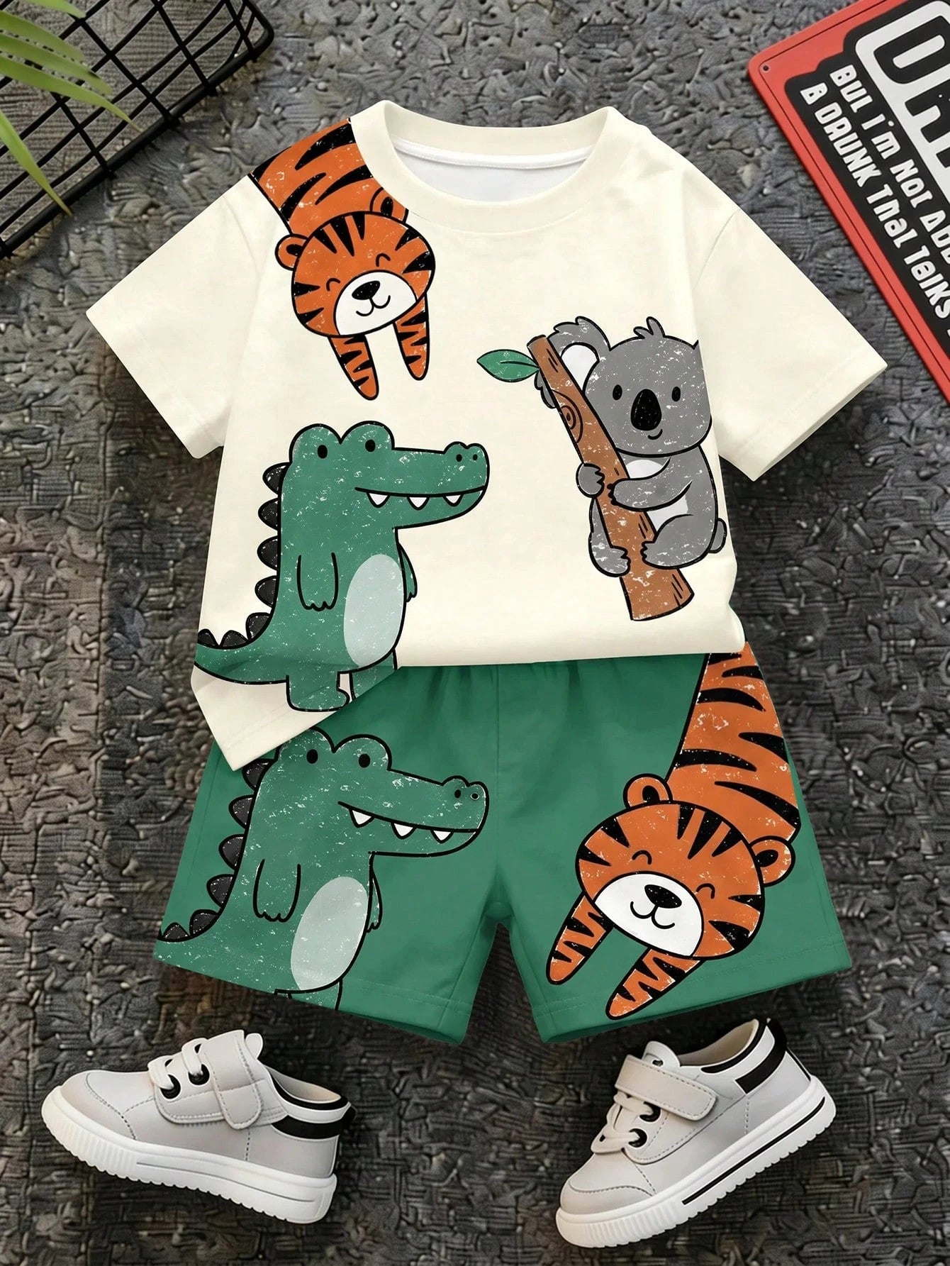 Baby Boy Casual Minimalist T-Shirt Set For Summer, Classic Cute Cartoon Hand-Drawn Animal Party, Tiger, Crocodile, Sloth Cute Cartoon Crayon Hand-Drawn Pattern Print