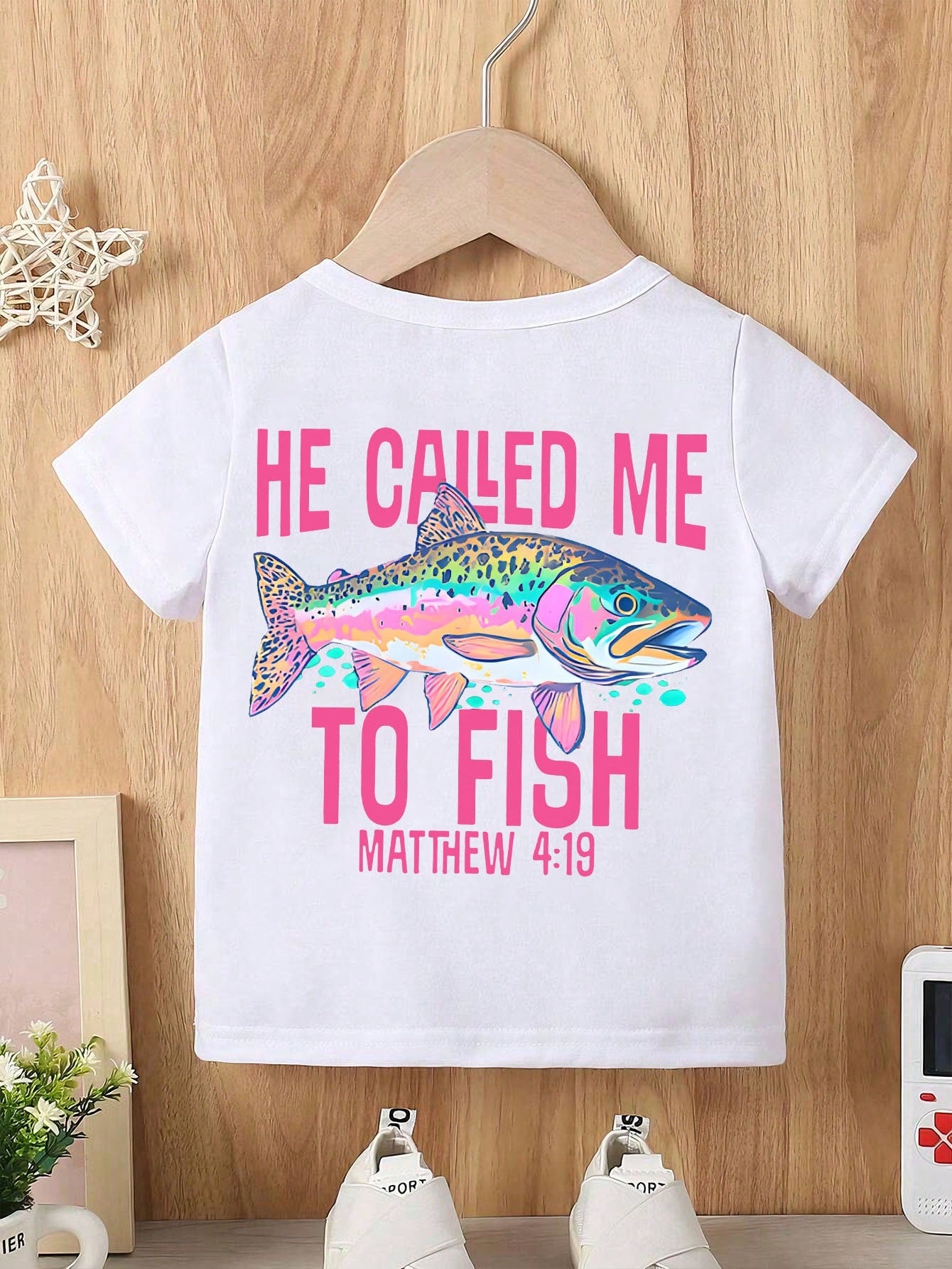 Baby Boy Short Sleeved Loose Round Neck T-Shirt With Old Row Outdoors Offshore Slam Fish Printed Pattern Suitable For Summer Wear