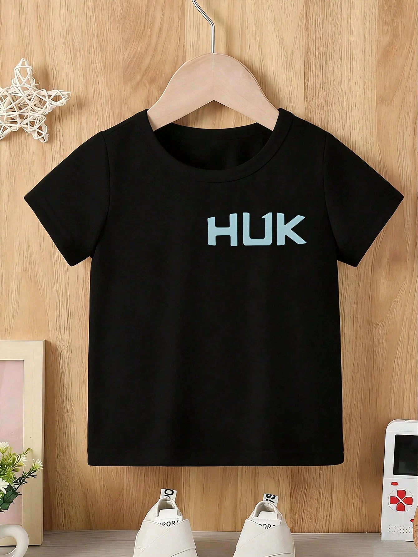 Baby Boy Short Sleeved Loose Round Neck T-Shirt WithHUK "Tight Lines" Trout Fishing Printed Pattern Suitable For Summer Wear