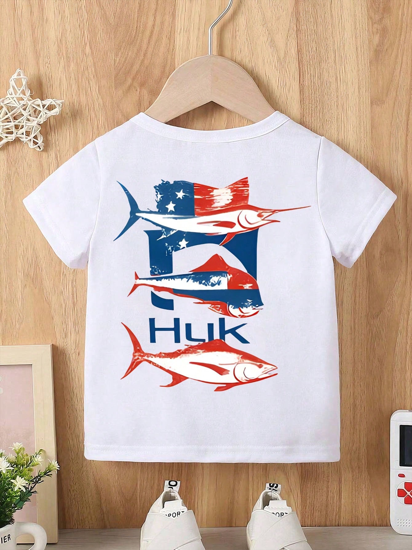 Baby Boy Short Sleeved Loose Round Neck T-Shirt WithHUK "Tight Lines" Trout Fishing Printed Pattern Suitable For Summer Wear
