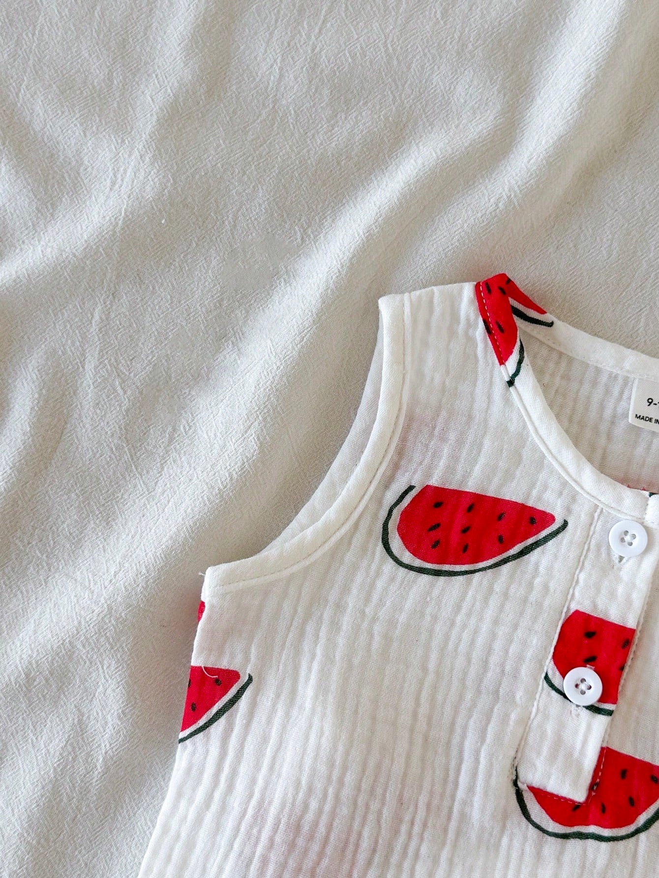 Baby Boys Summer White & Green Vibrant Playful Crocodile Print Sleeveless Tank Top & Shorts Set, Loose Comfortable Fit, Suitable For Daily Outings, School Activities, Family Gatherings, Outdoor