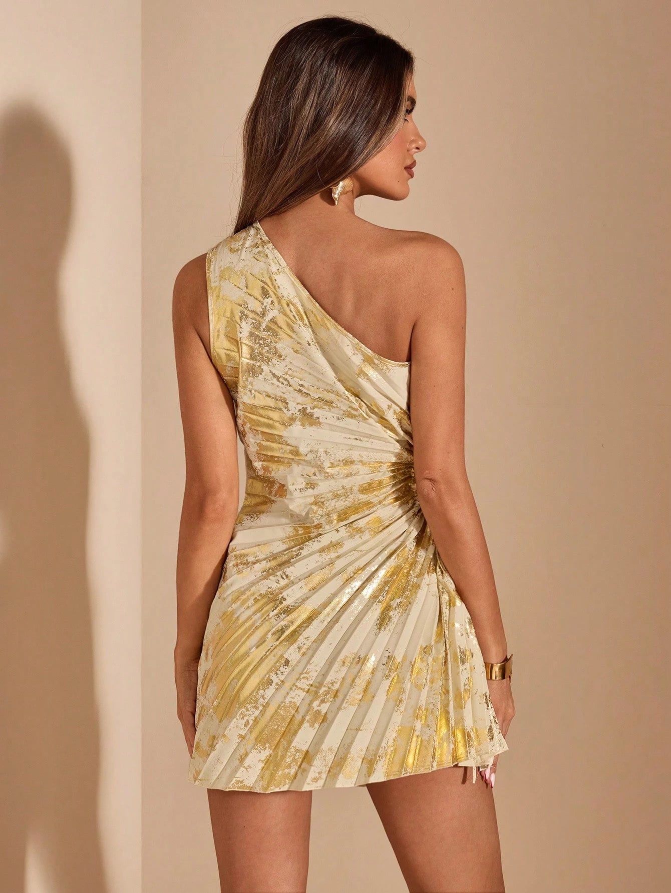 BAE Elegant Beige Summer Gold Textured Asymmetric Cutout Pleated Dress,Tropical Holiday Cocktail Ladies Oblique Shoulder Outfits For Nightclub Party