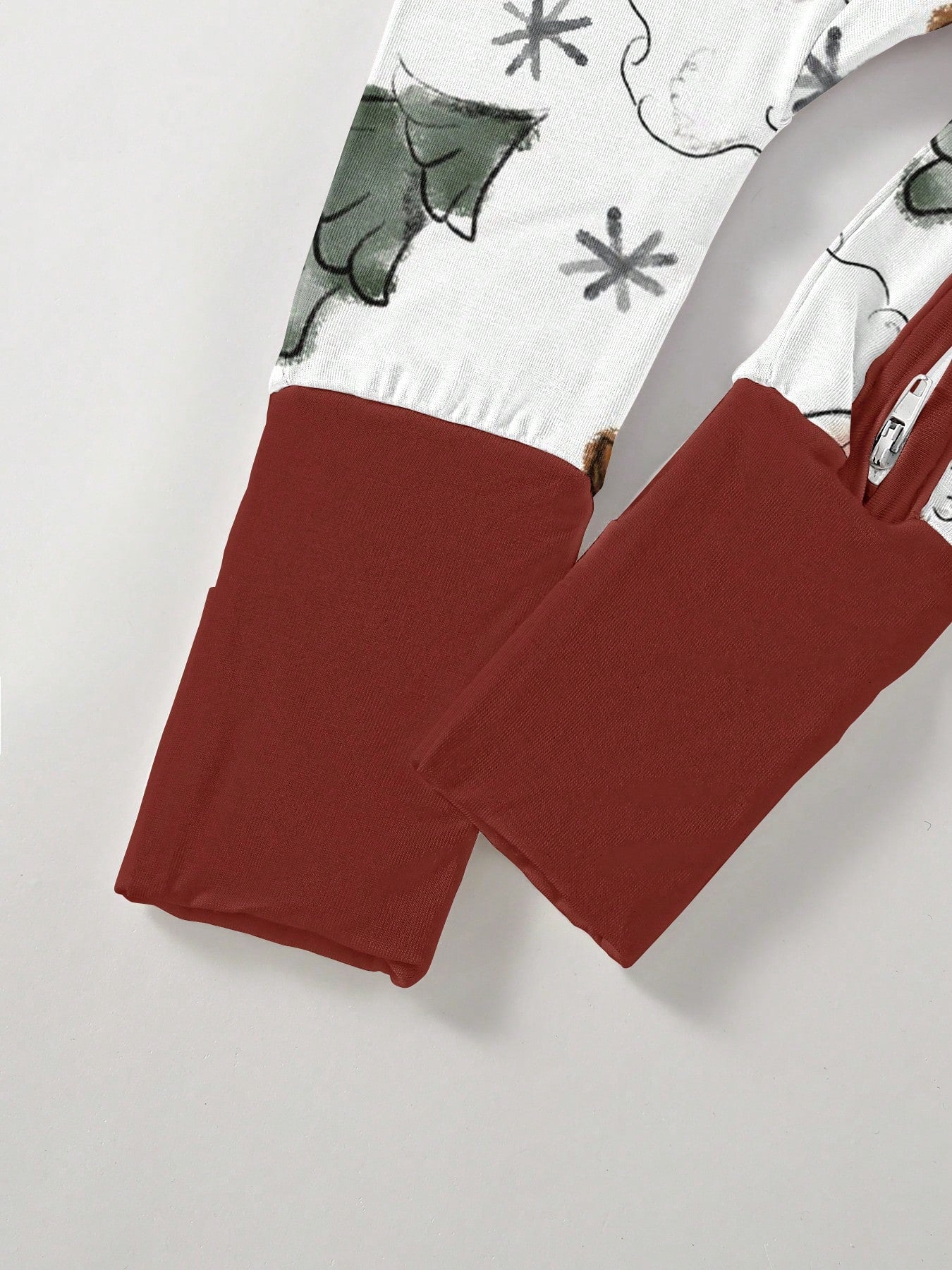 Bamboo Fiber Zip Footed Newborn Romper, Sketch Santa Xmas Tree Snowflake Print Slim Long Sleeve Jumpsuit, All Season Baby Boys Christmas Outdoor Gift