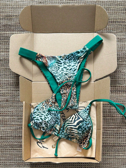 Bonvoyette Women's Spring/Summer Random Print Halter Neck Metal Decor Bikini Set