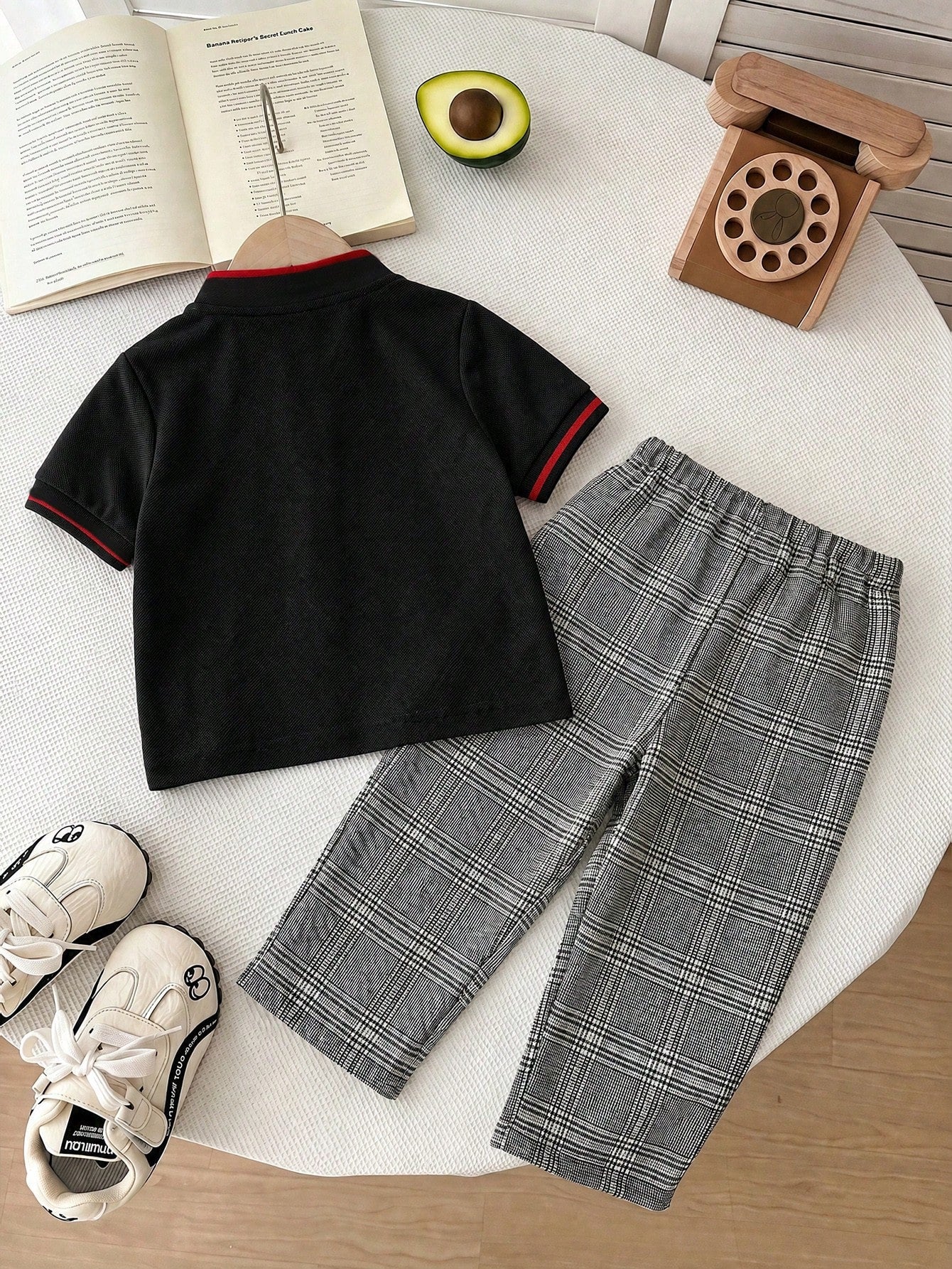 Bubblio 2pcs/Set Baby Boy Cute Urban College Modest Short Sleeve Polo Shirt Elastic Waist Plaid Long Pants Outfit, Suitable For Birthday Party, Performance