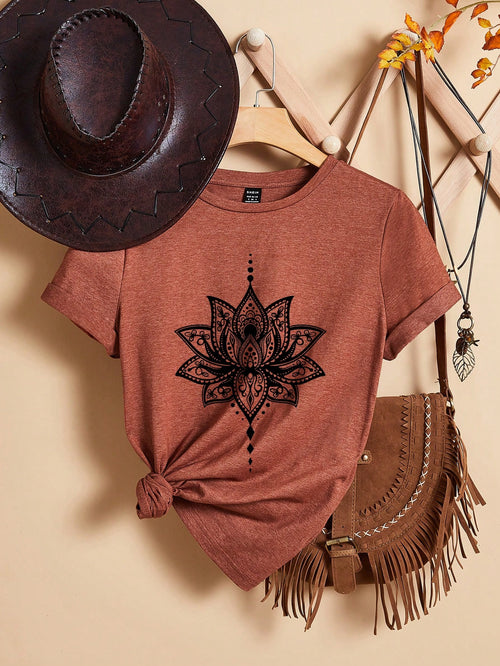Casual Minimalist Lotus Graphic Round Neck Short Sleeve Fitted Plus Size Women T-Shirt, Suitable For Summer