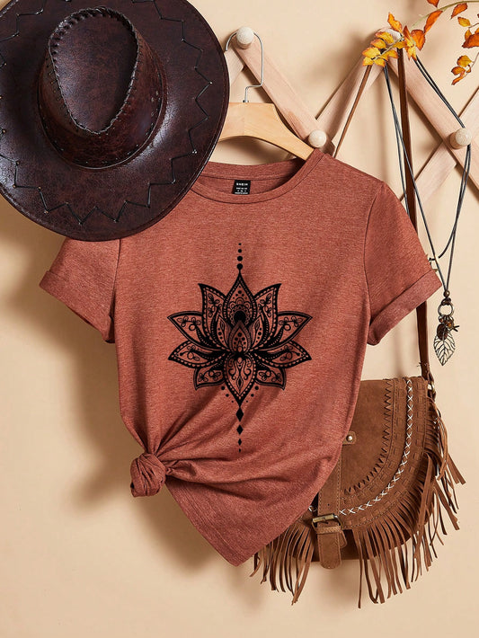 Casual Minimalist Lotus Graphic Round Neck Short Sleeve Fitted Plus Size Women T-Shirt, Suitable For Summer