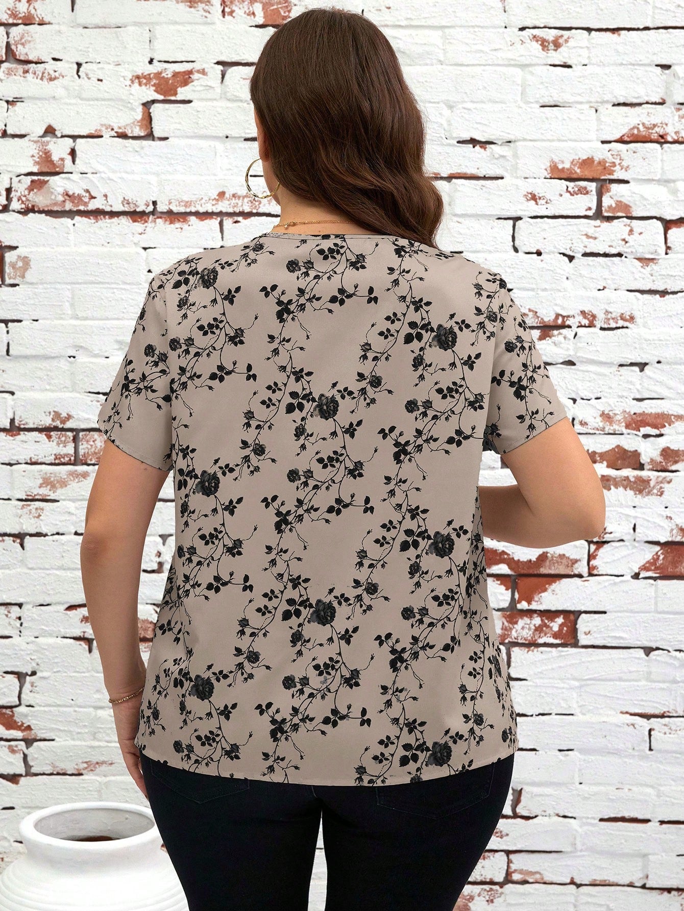 Clasi Plus Size Women's Floral Print V-Neck Short Sleeve Casual Blouse