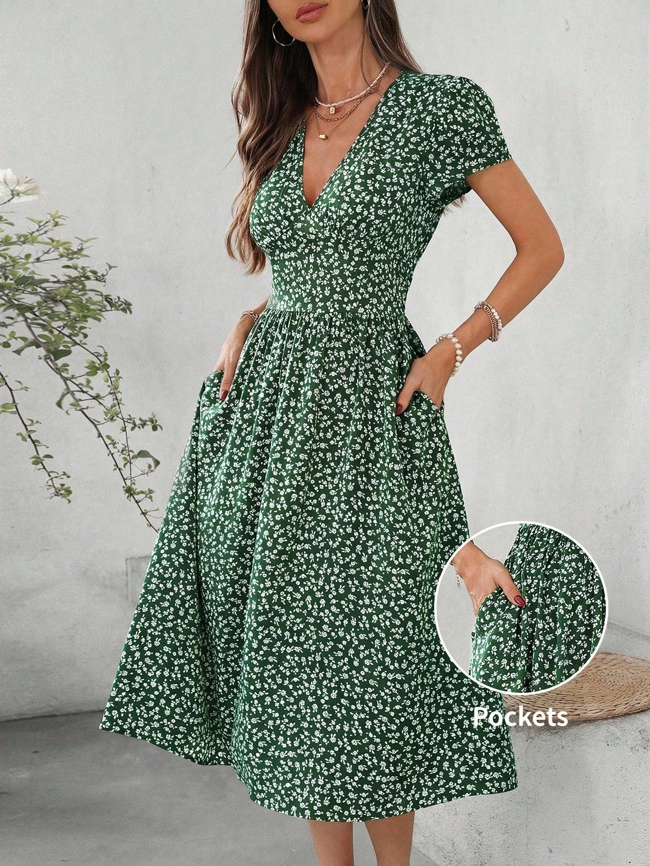 Clasi Women's V-Neck Short Sleeve Ruched A-Line Elegant Everyday Vacation Outing Green Ditsy Floral Midi Dress, Spring/Summer,Summer Dresses For Women