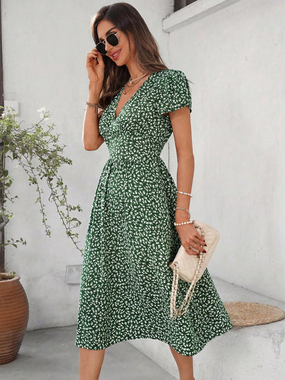 Clasi Women's V-Neck Short Sleeve Ruched A-Line Elegant Everyday Vacation Outing Green Ditsy Floral Midi Dress, Spring/Summer,Summer Dresses For Women