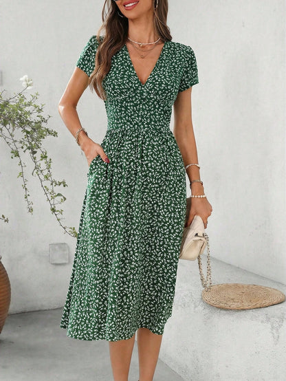 Clasi Women's V-Neck Short Sleeve Ruched A-Line Elegant Everyday Vacation Outing Green Ditsy Floral Midi Dress, Spring/Summer,Summer Dresses For Women