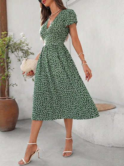 Clasi Women's V-Neck Short Sleeve Ruched A-Line Elegant Everyday Vacation Outing Green Ditsy Floral Midi Dress, Spring/Summer,Summer Dresses For Women