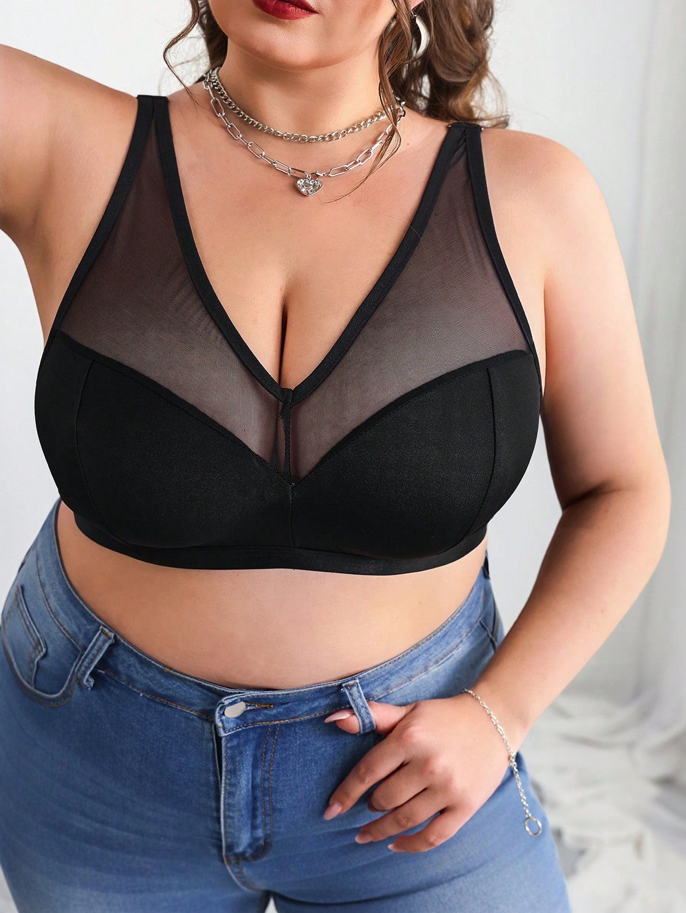 CURVE+ Plus Size Solid Color Contrast Mesh Insert Wireless Curved Bra Summer/Country/Beach Brunch Dinner Going Out Vacation/Beach/Beach Wear Black Sexy