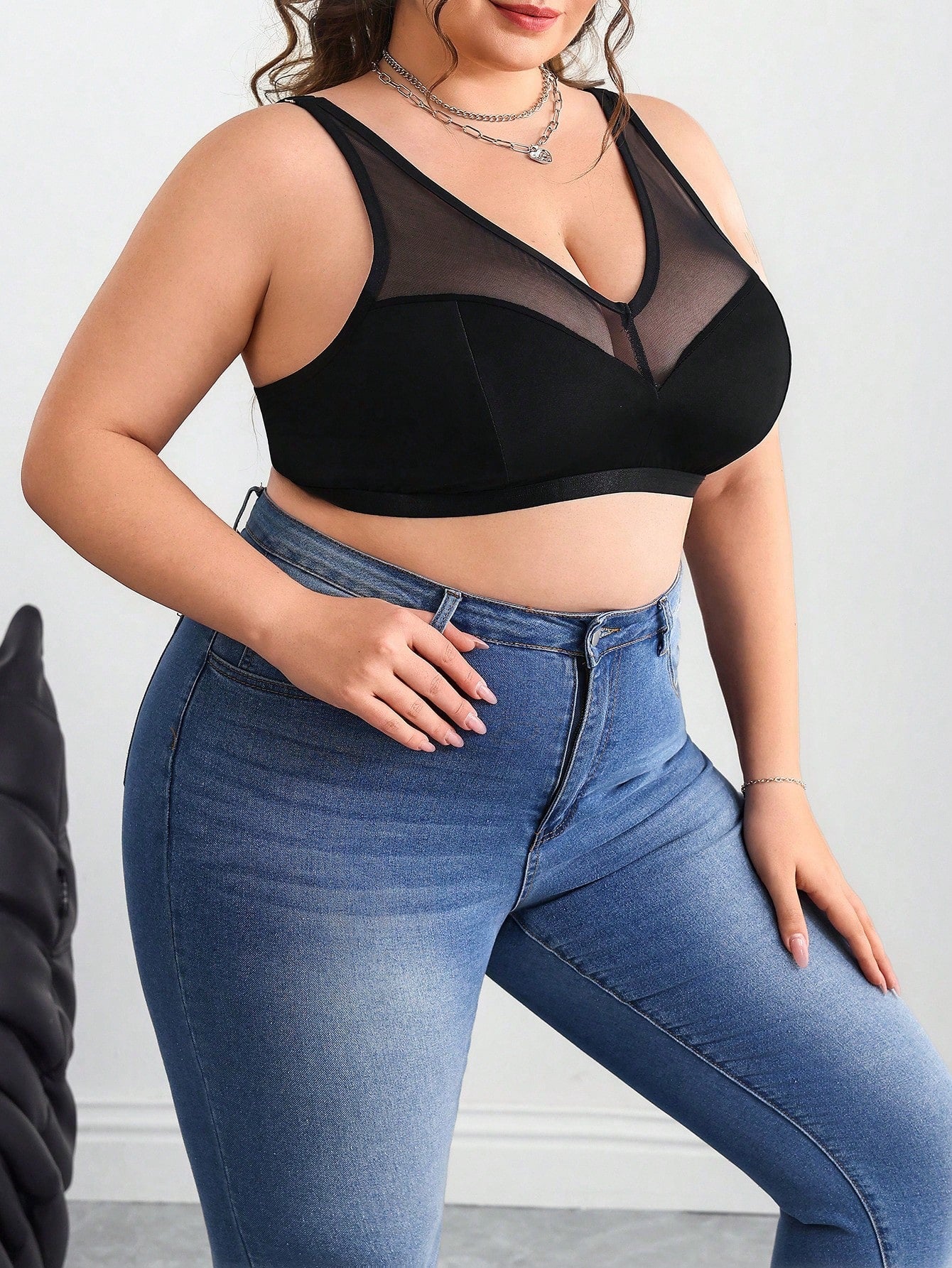 CURVE+ Plus Size Solid Color Contrast Mesh Insert Wireless Curved Bra Summer/Country/Beach Brunch Dinner Going Out Vacation/Beach/Beach Wear Black Sexy