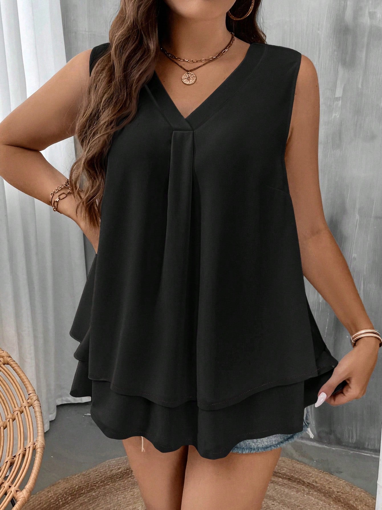 CURVE+ Plus Size Solid Color V-Neck Leisure Sleeveless Tank Top
